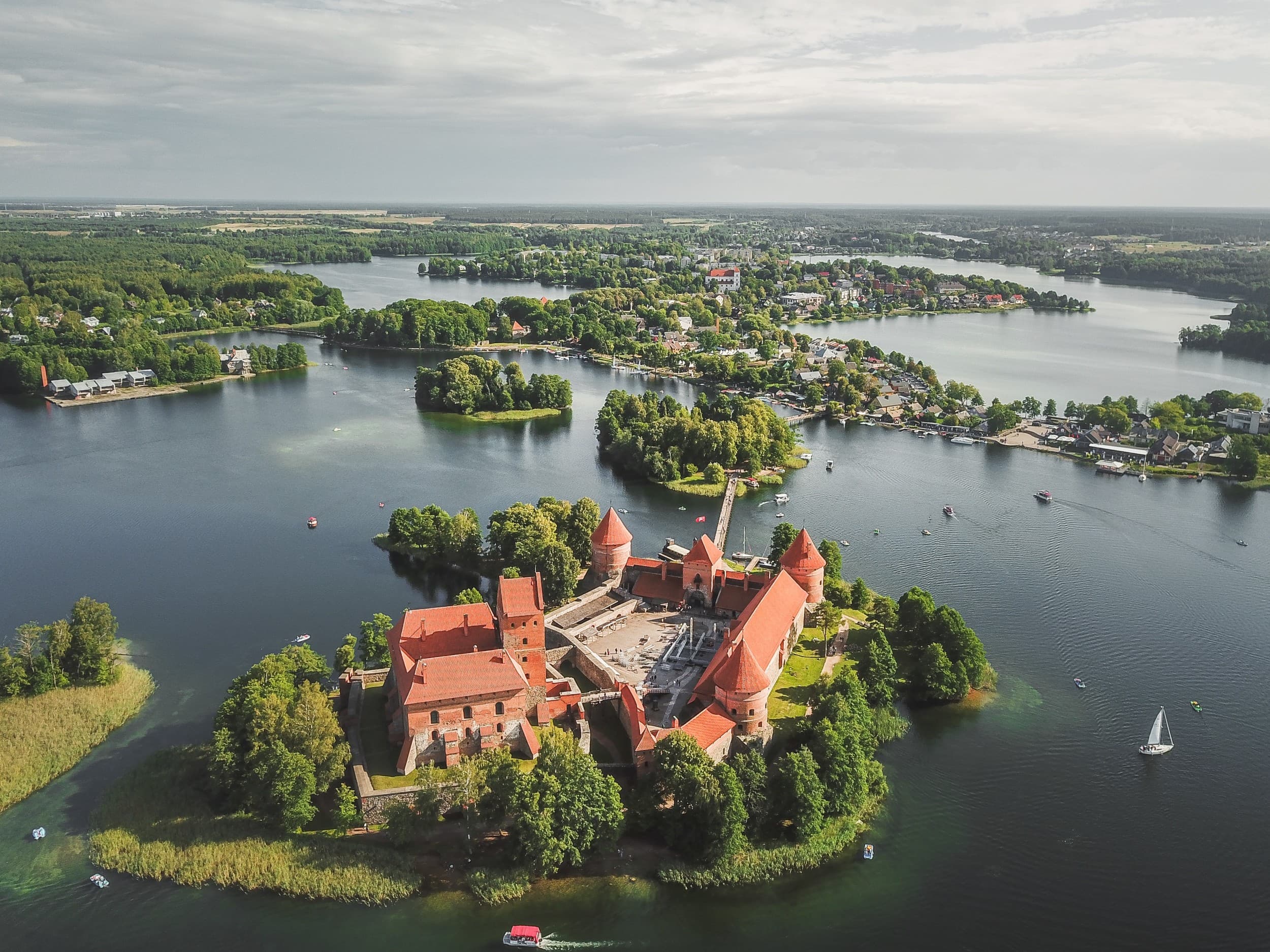 Skrydis virš Trakų ir 44 ežerų