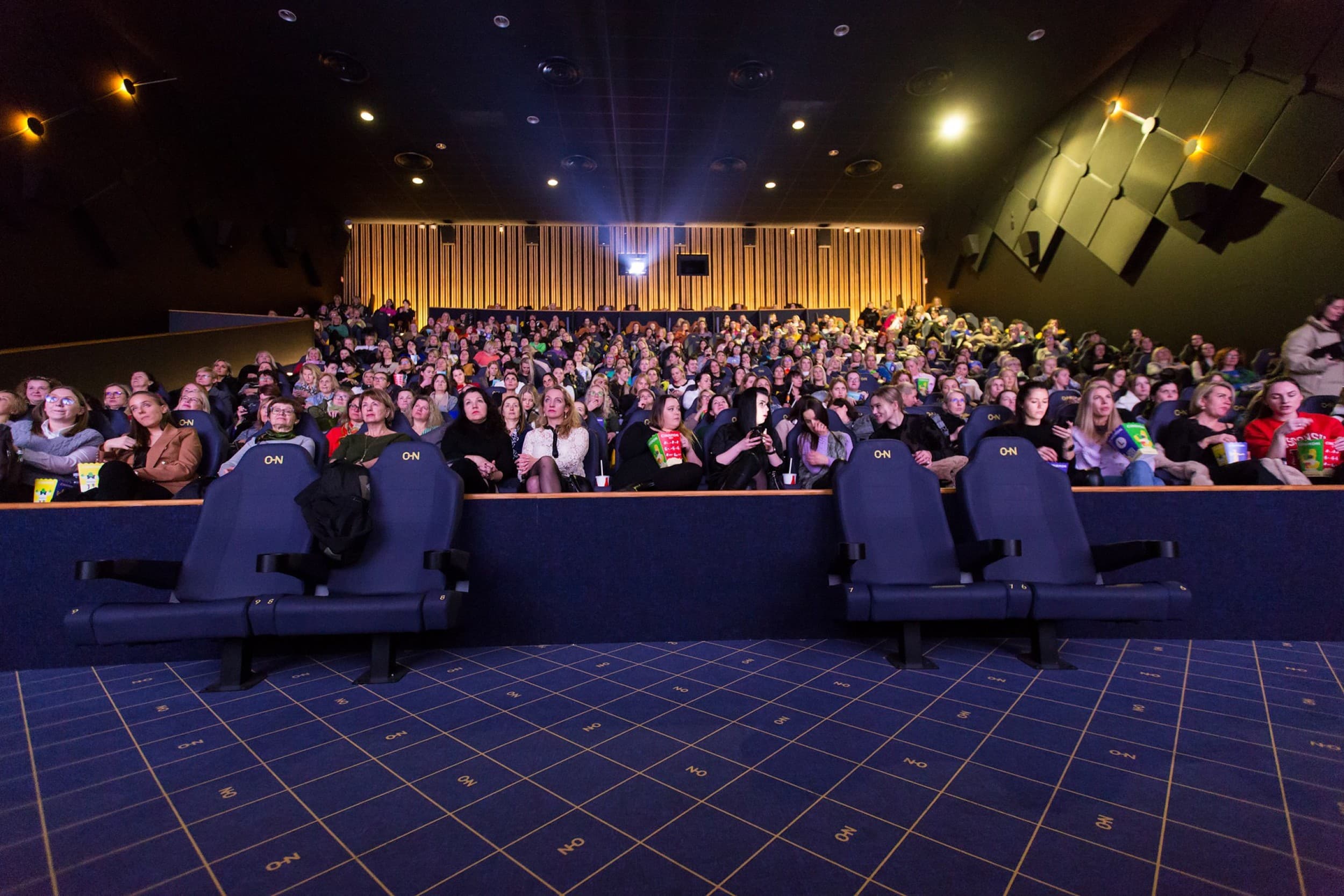 Kino centro „Cinamon“ bilietai 2 asm. | Laisvalaikio Dovanos