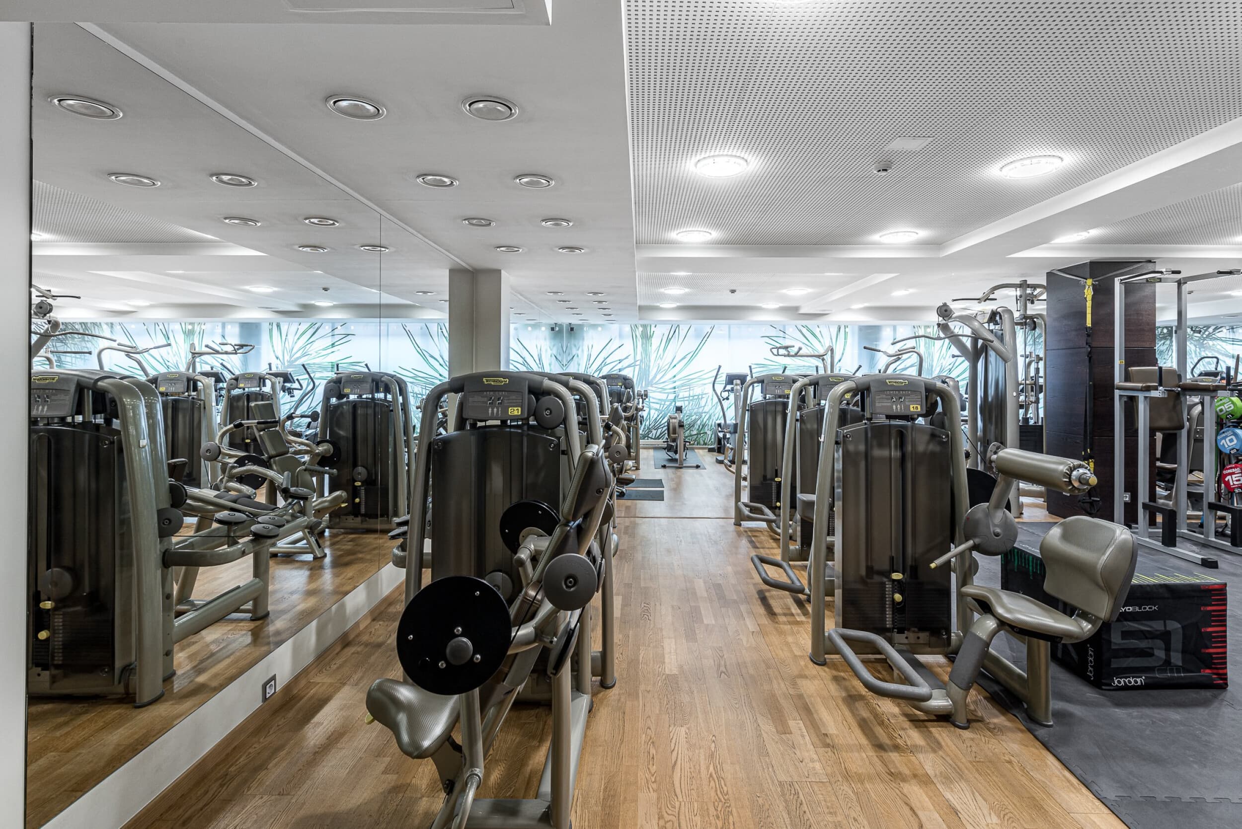 „The Royal Athletic Club“ neribotas abonementas | Laisvalaikio Dovanos