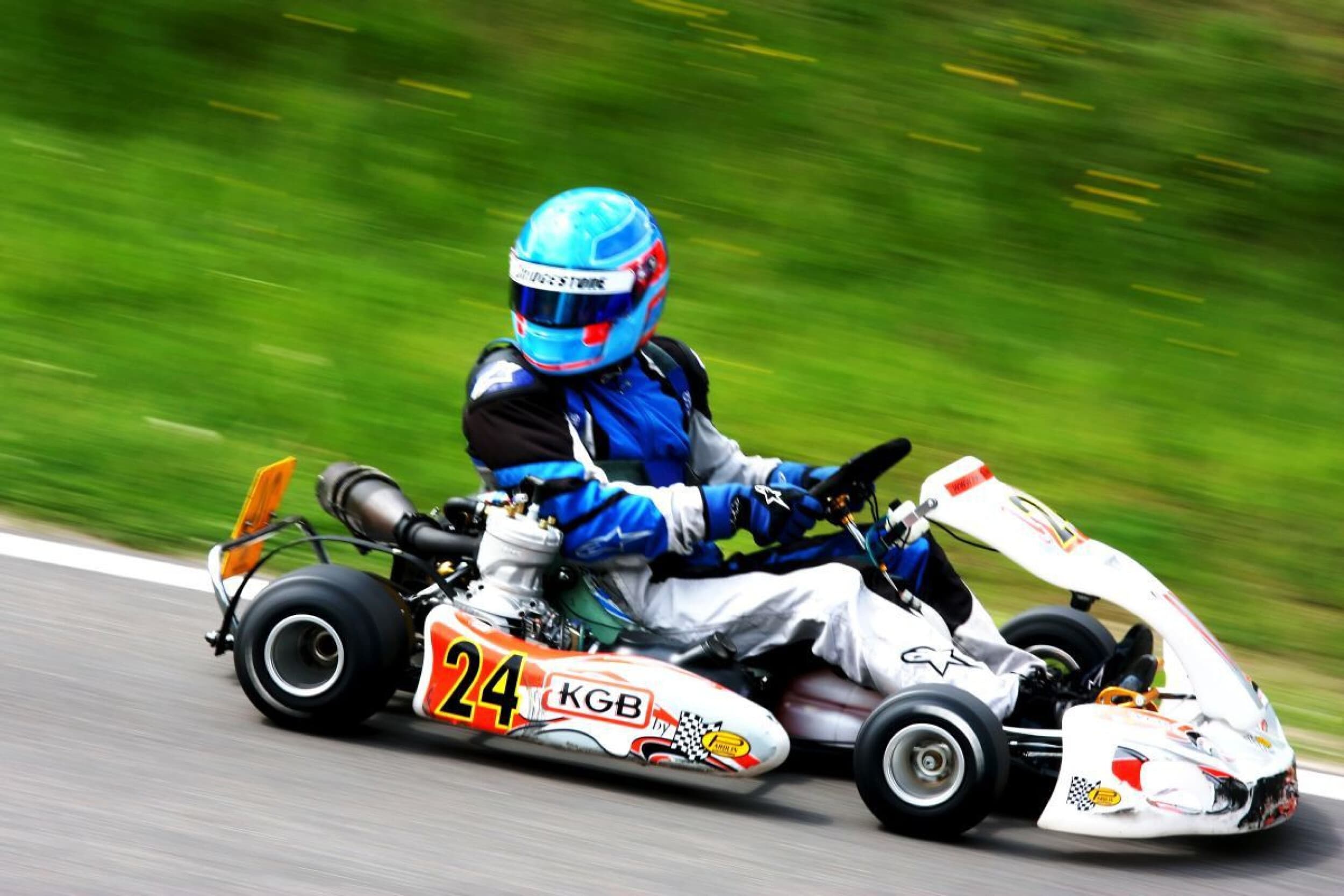 Pasivažinėjimas lenktyniniu kartingu