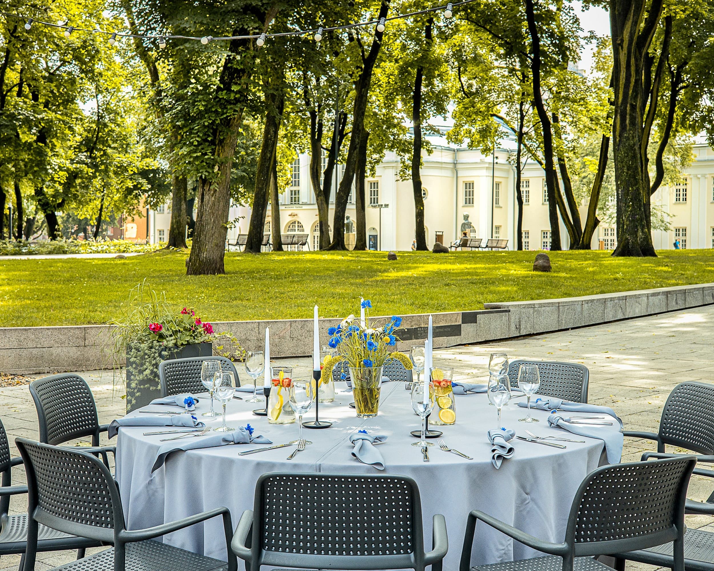 Vakarienė restorane „Miesto sodas“