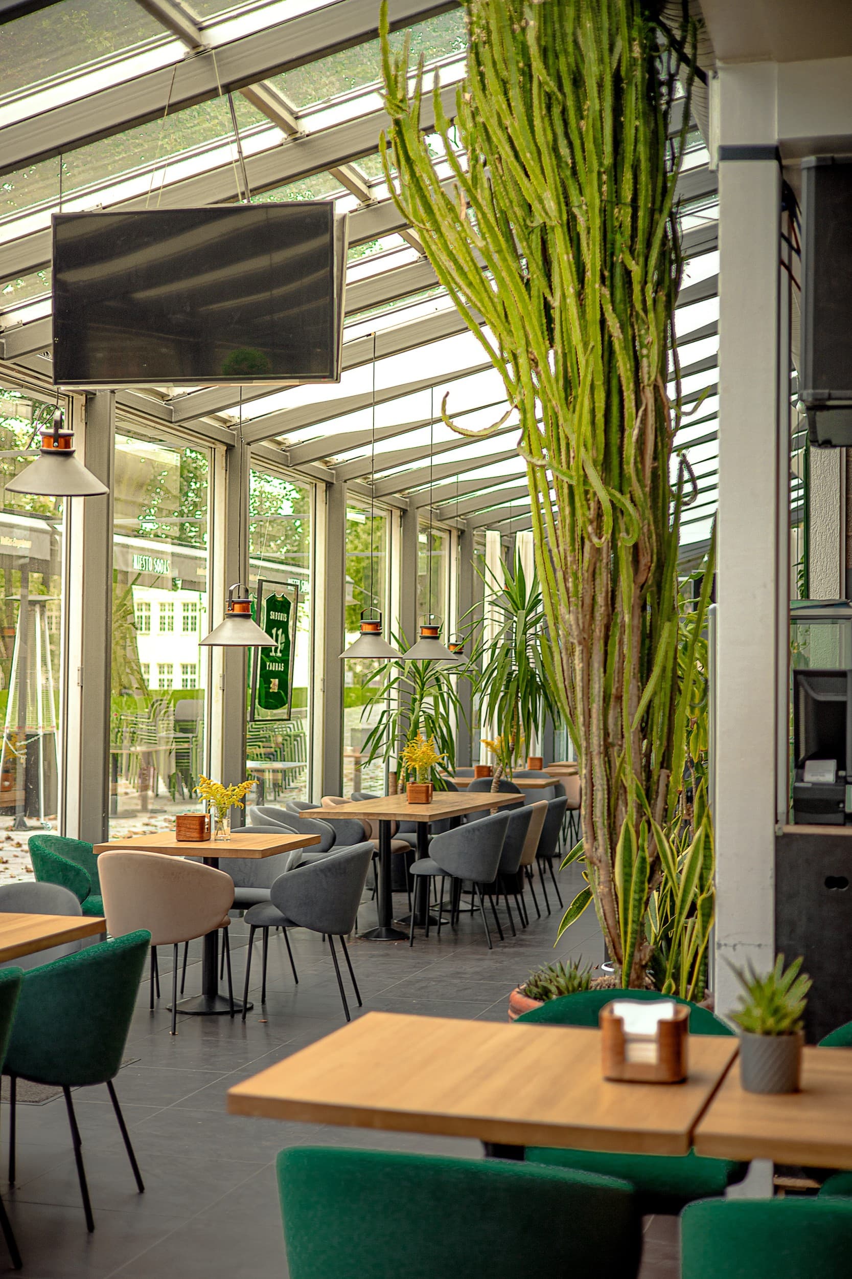 Vakarienė restorane „Miesto sodas“