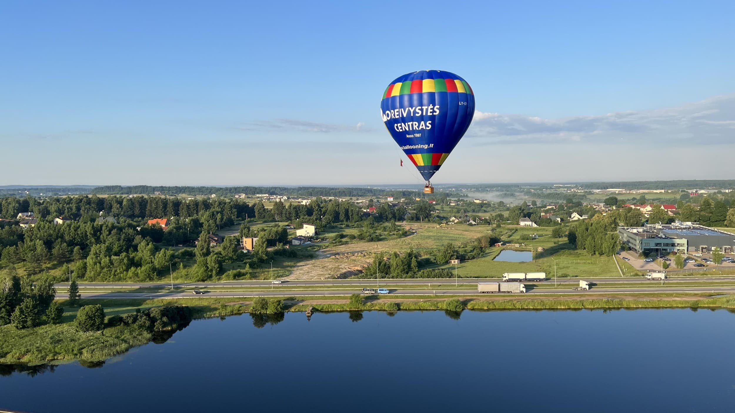 Skrydis oro balionu virš Kauno su „Oreivystės centru – Ballooning.lt“ | Laisvalaikio Dovanos