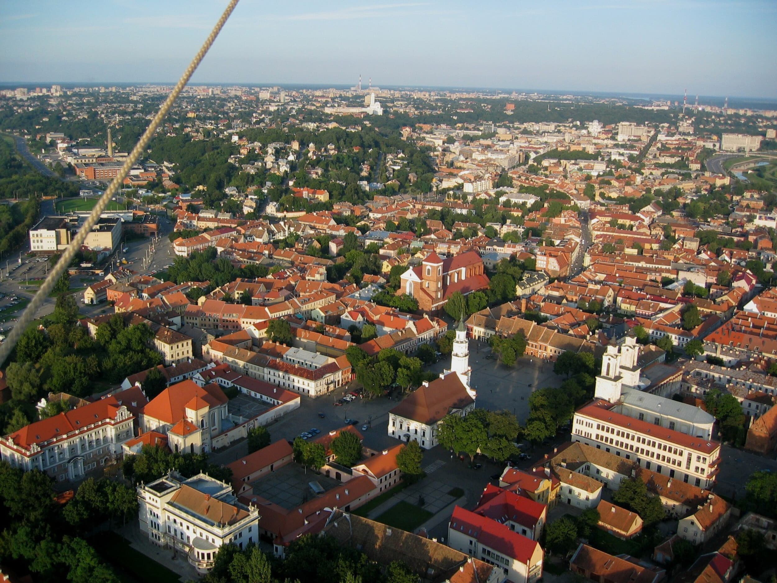 Skrydis oro balionu virš Kauno su „Oreivystės centru – Ballooning.lt“ | Laisvalaikio Dovanos