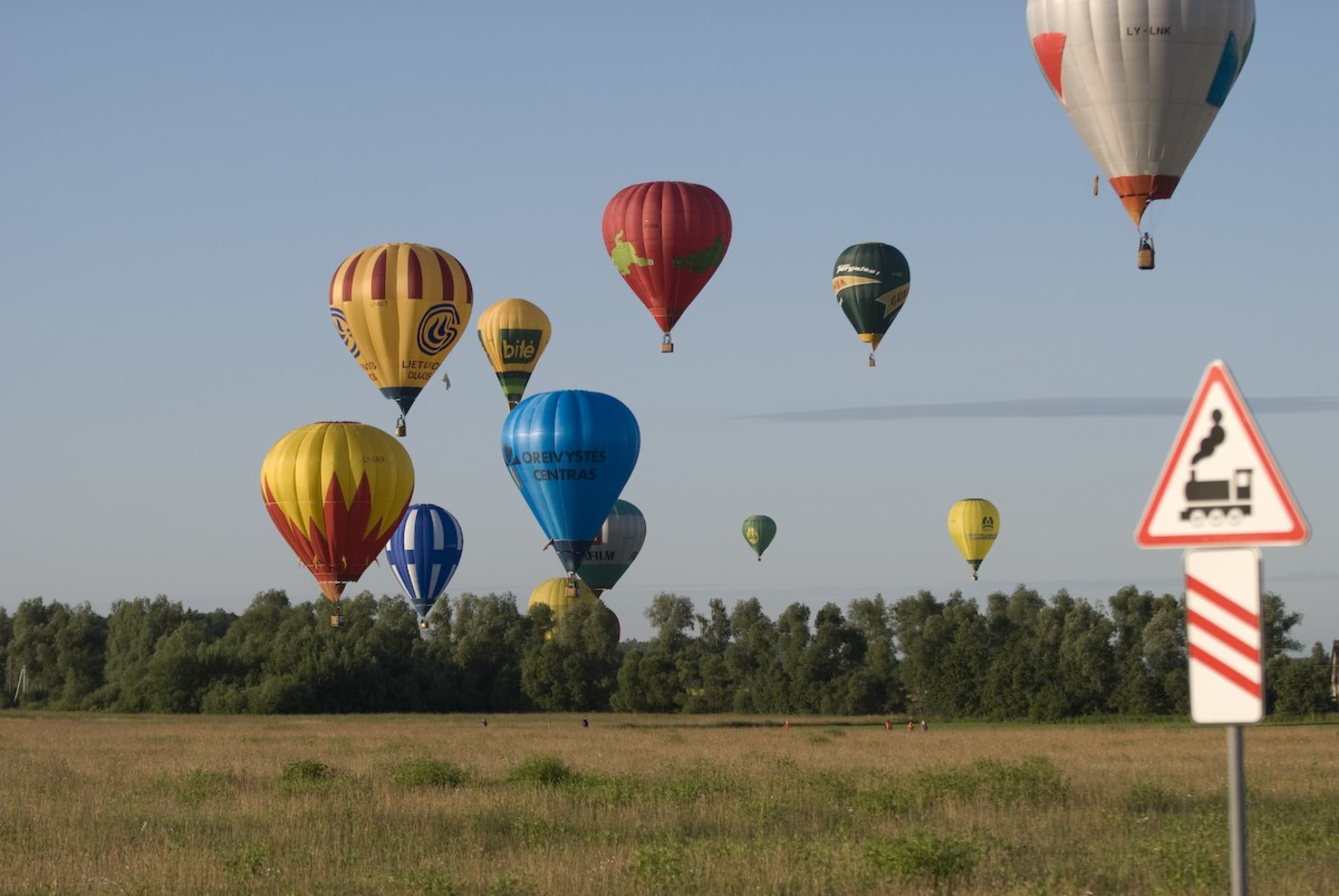 Skrydis oro balionu Šiaulių apylinkėse su „Oreivystės centru – Ballooning.lt“ | Laisvalaikio Dovanos