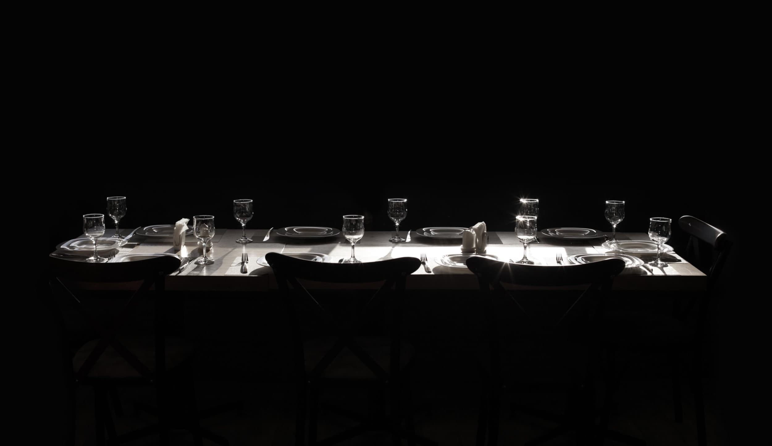 Vakarienė tamsoje „Dine in the Dark“ Kaune (2 asm.) | Laisvalaikio Dovanos