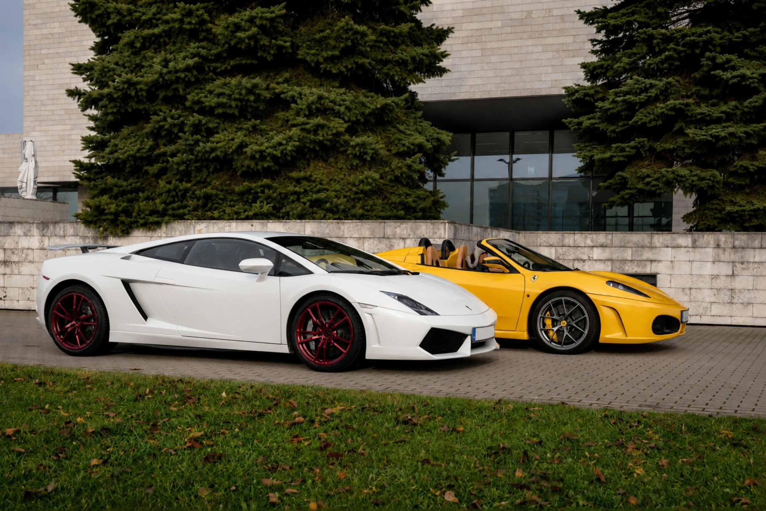 Vairuok Ferrari ir Lamborghini miesto gatvėse