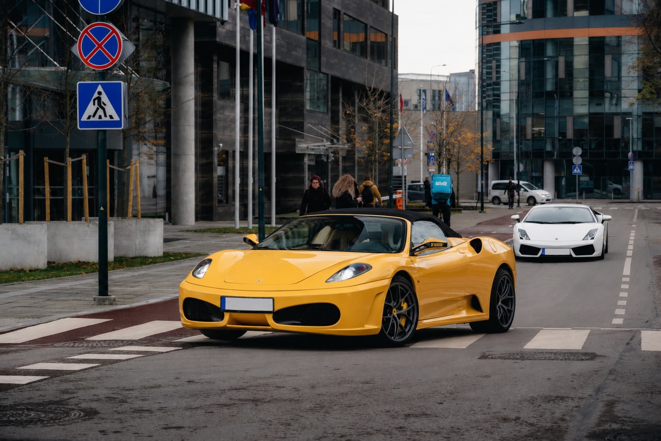 Vairuok Ferrari ir Lamborghini miesto gatvėse