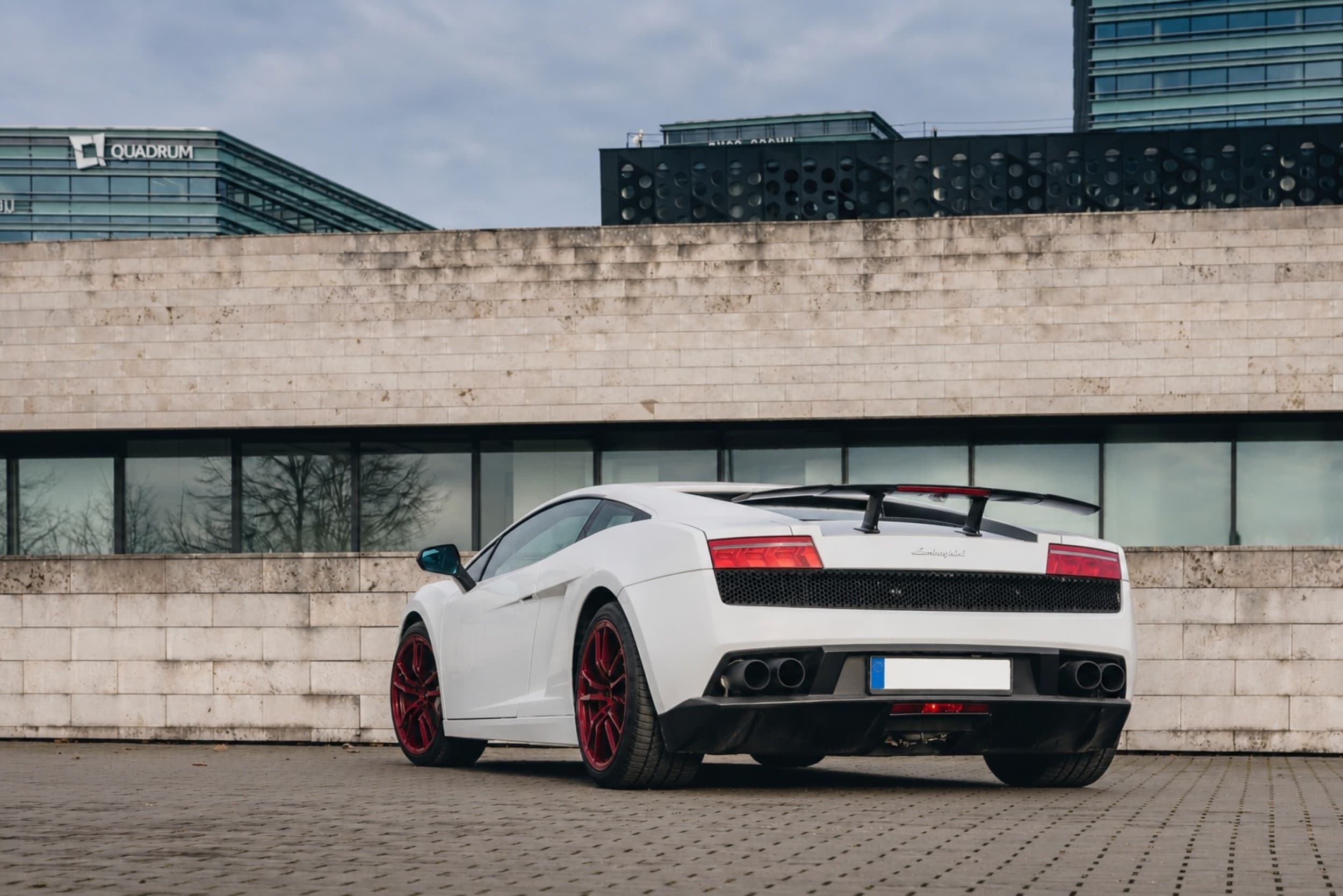 Vairuok Ferrari ir Lamborghini miesto gatvėse