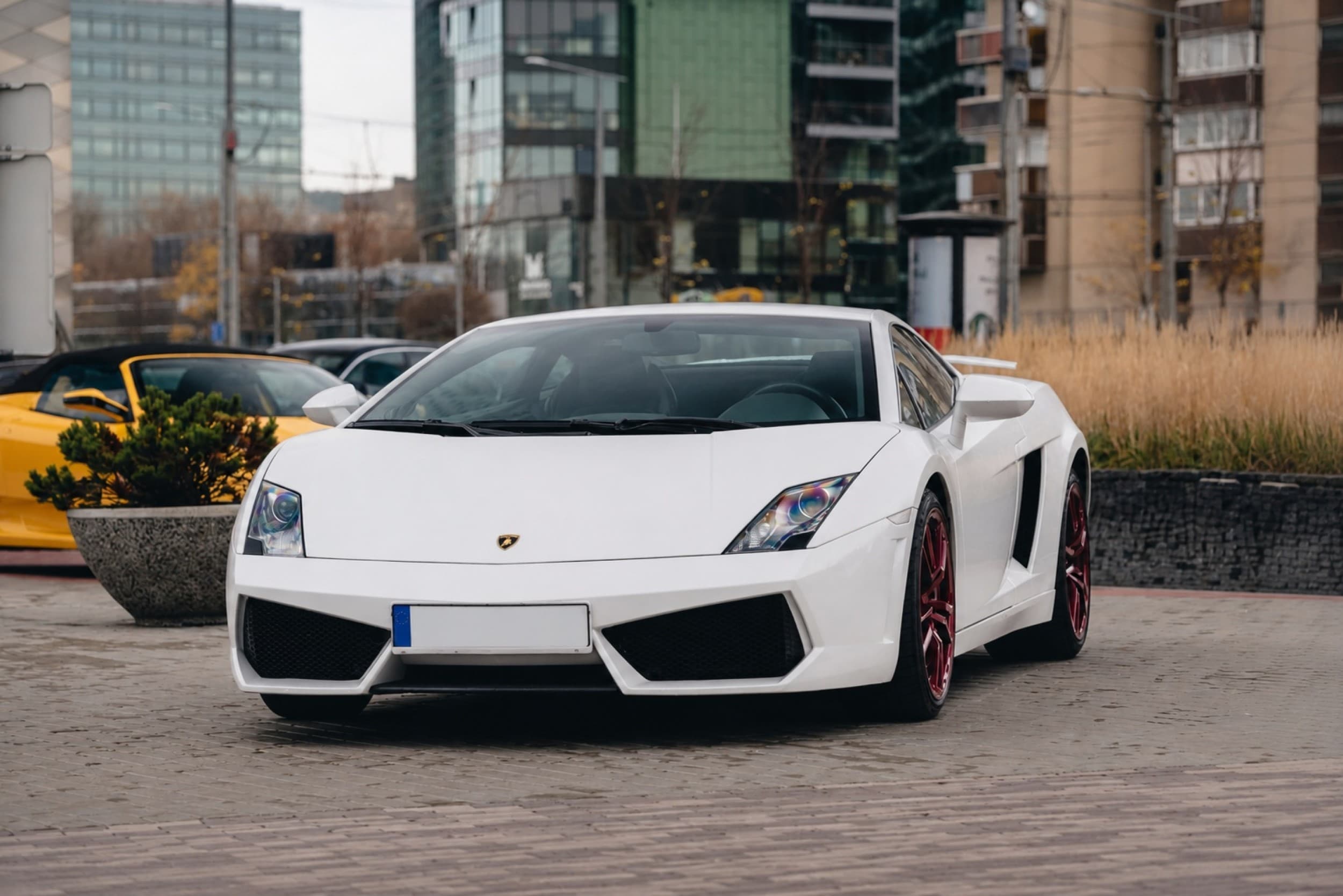 Vairuok Ferrari ir Lamborghini miesto gatvėse