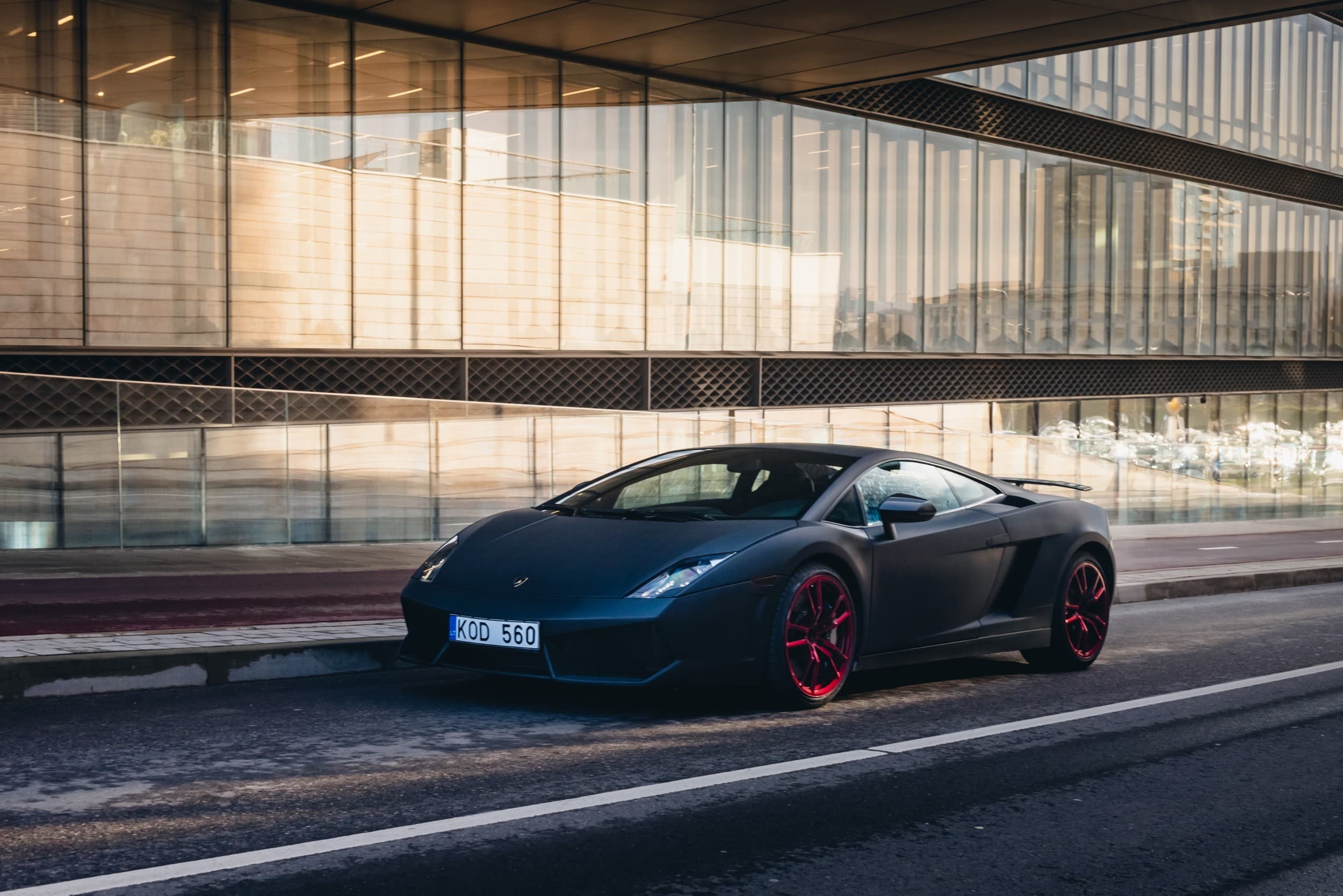 Vairuok Ferrari arba Lamborghini miesto gatvėse | Laisvalaikio Dovanos