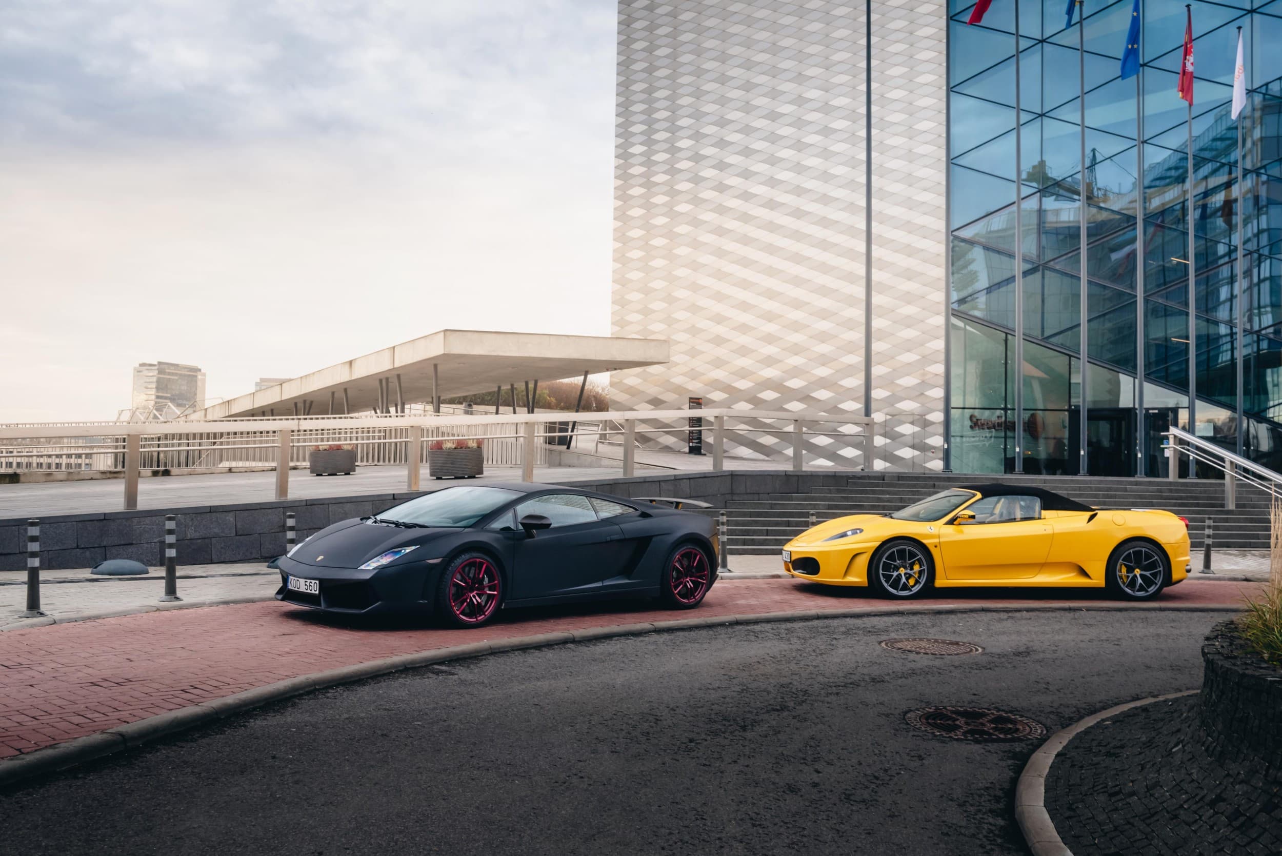 Vairuok Ferrari arba Lamborghini miesto gatvėse | Laisvalaikio Dovanos