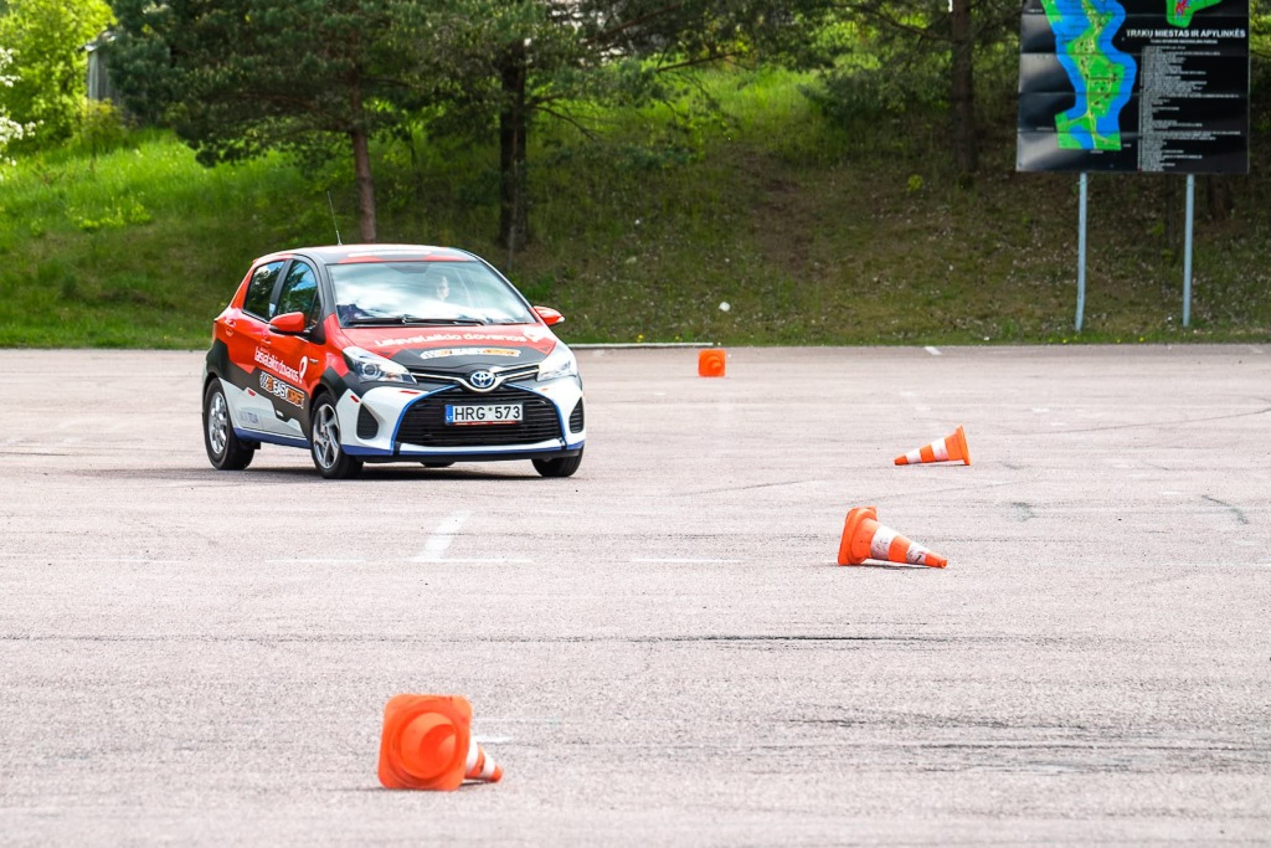 „EasyDrift“ šonaslydžio pamoka | Laisvalaikio Dovanos