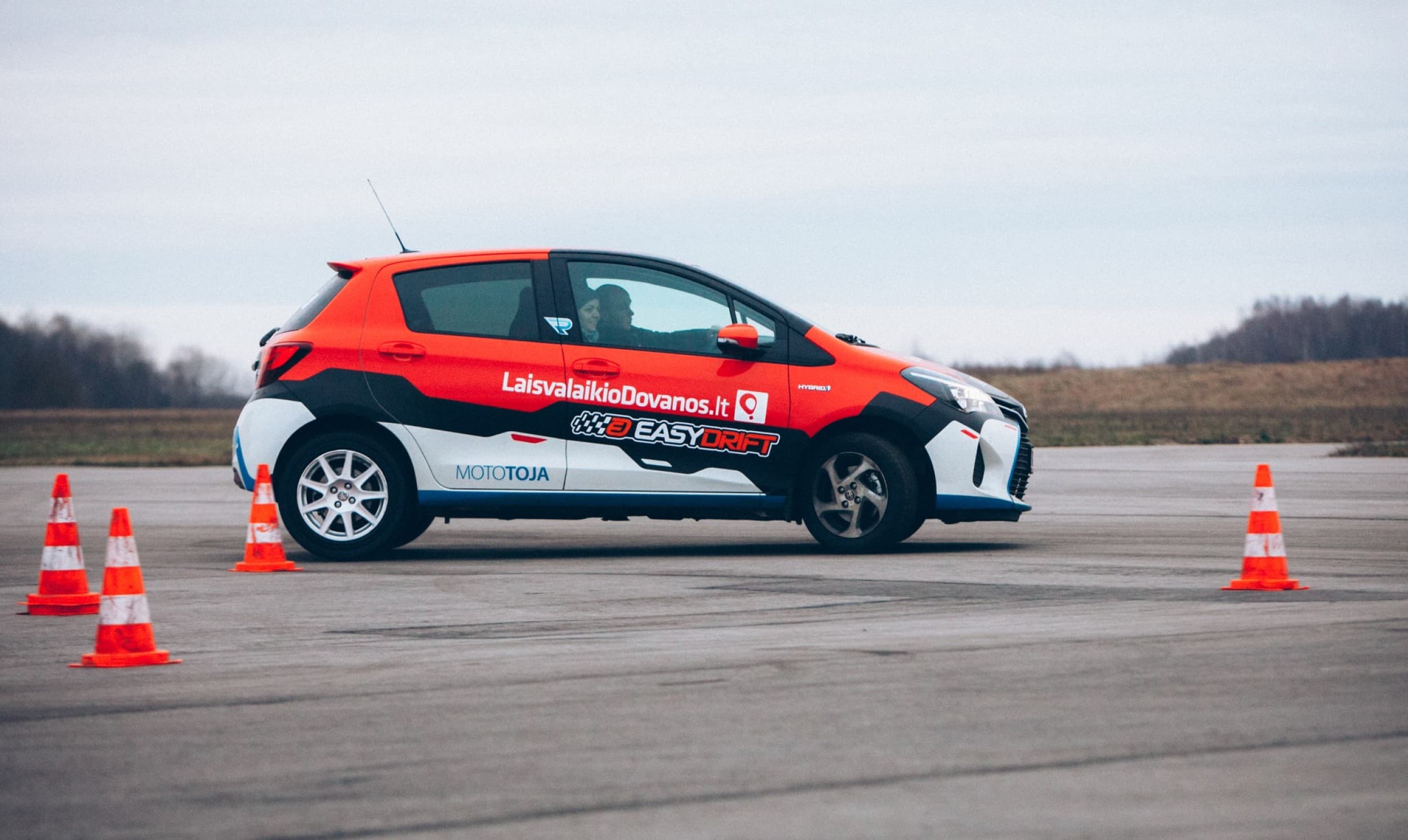 „EasyDrift“ šonaslydžio kursai | Laisvalaikio Dovanos