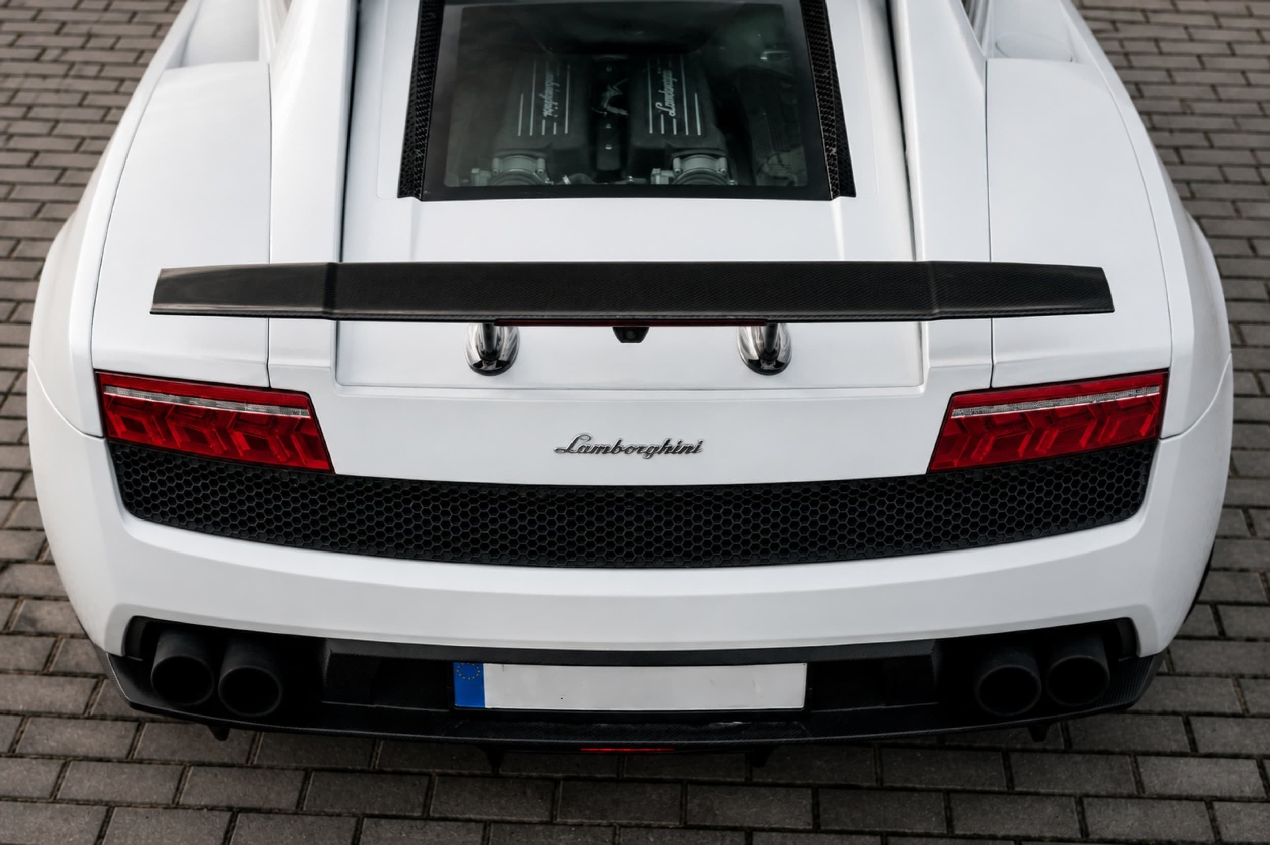 Pasivažinėjimas Ferrari arba Lamborghini miesto gatvėse