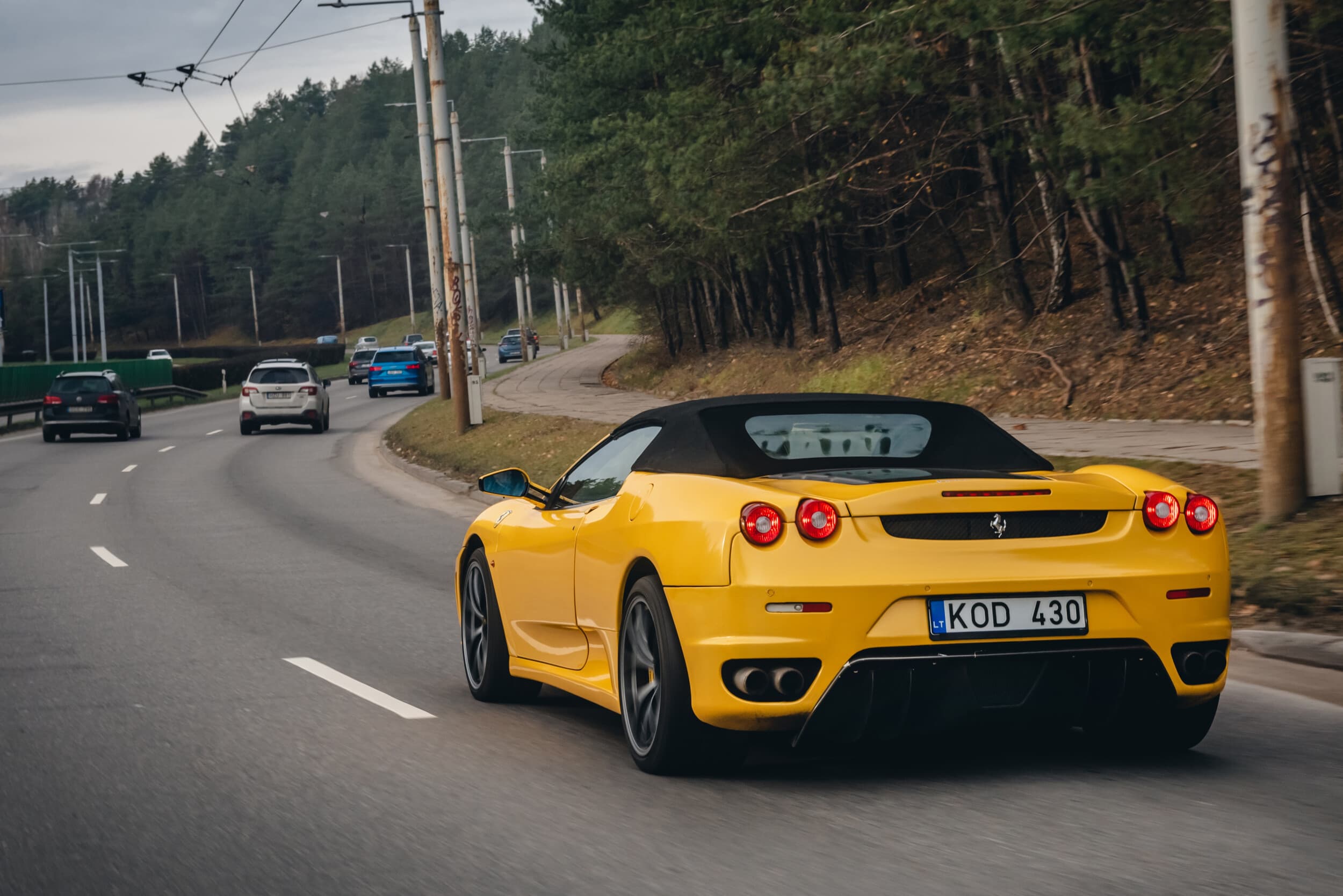 VIP Ferrari F430 vairavimas miesto gatvėse 