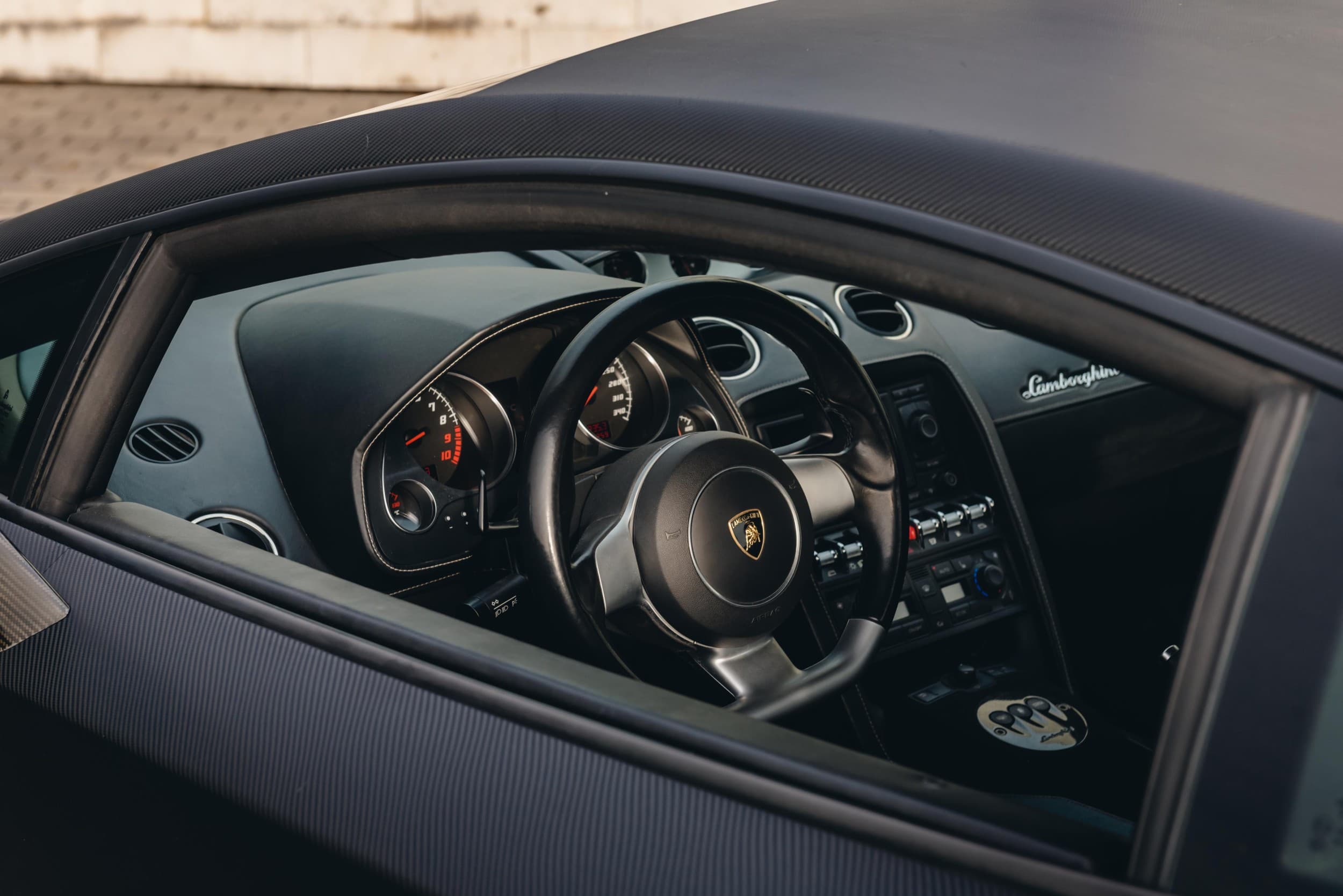 VIP Lamborghini Gallardo vairavimas miesto gatvėse