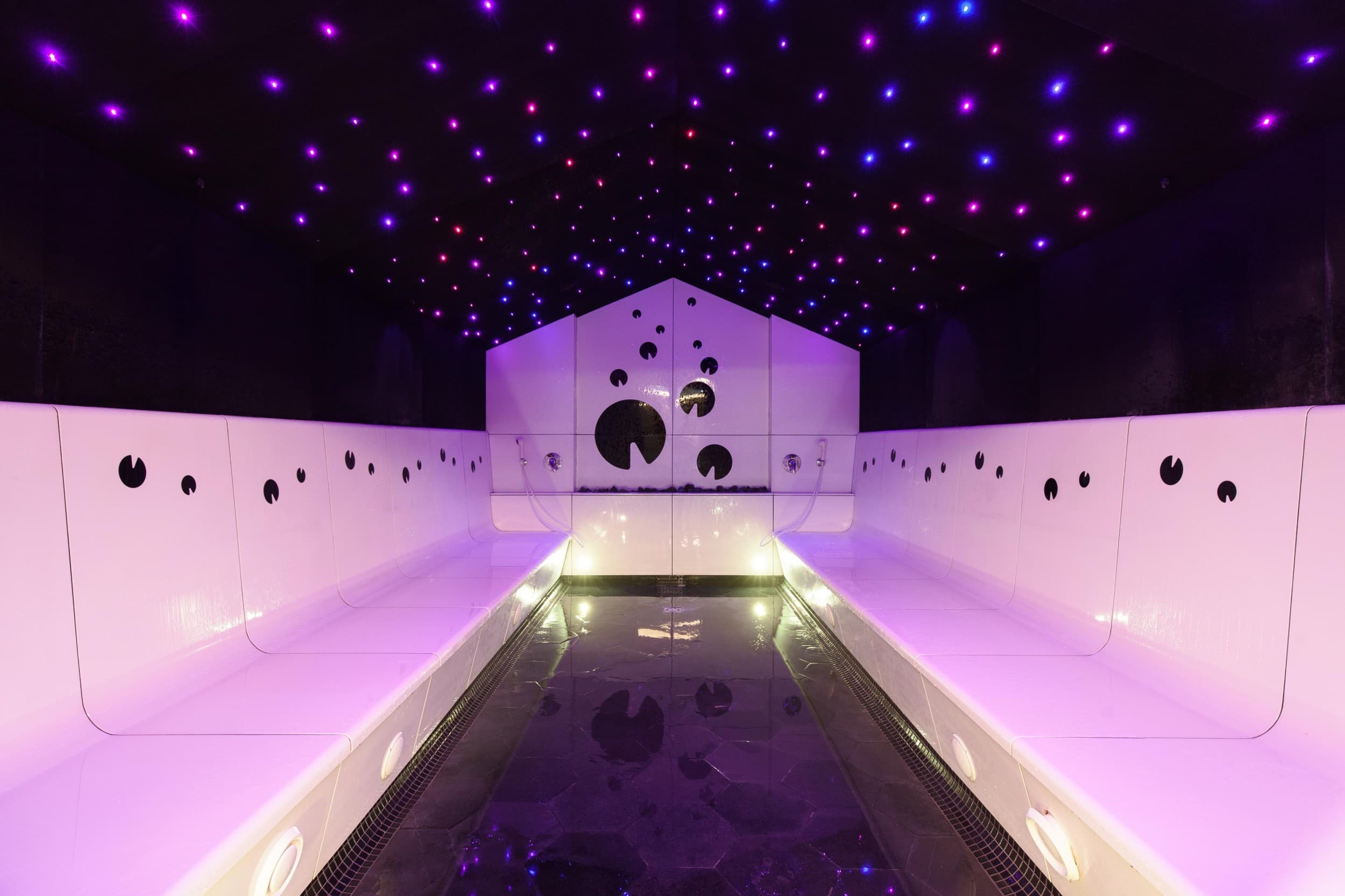 Atpalaiduojantis poilsis baseinų ir pirčių erdvėje „Vytautas Mineral SPA“ DVIEM | Laisvalaikio Dovanos