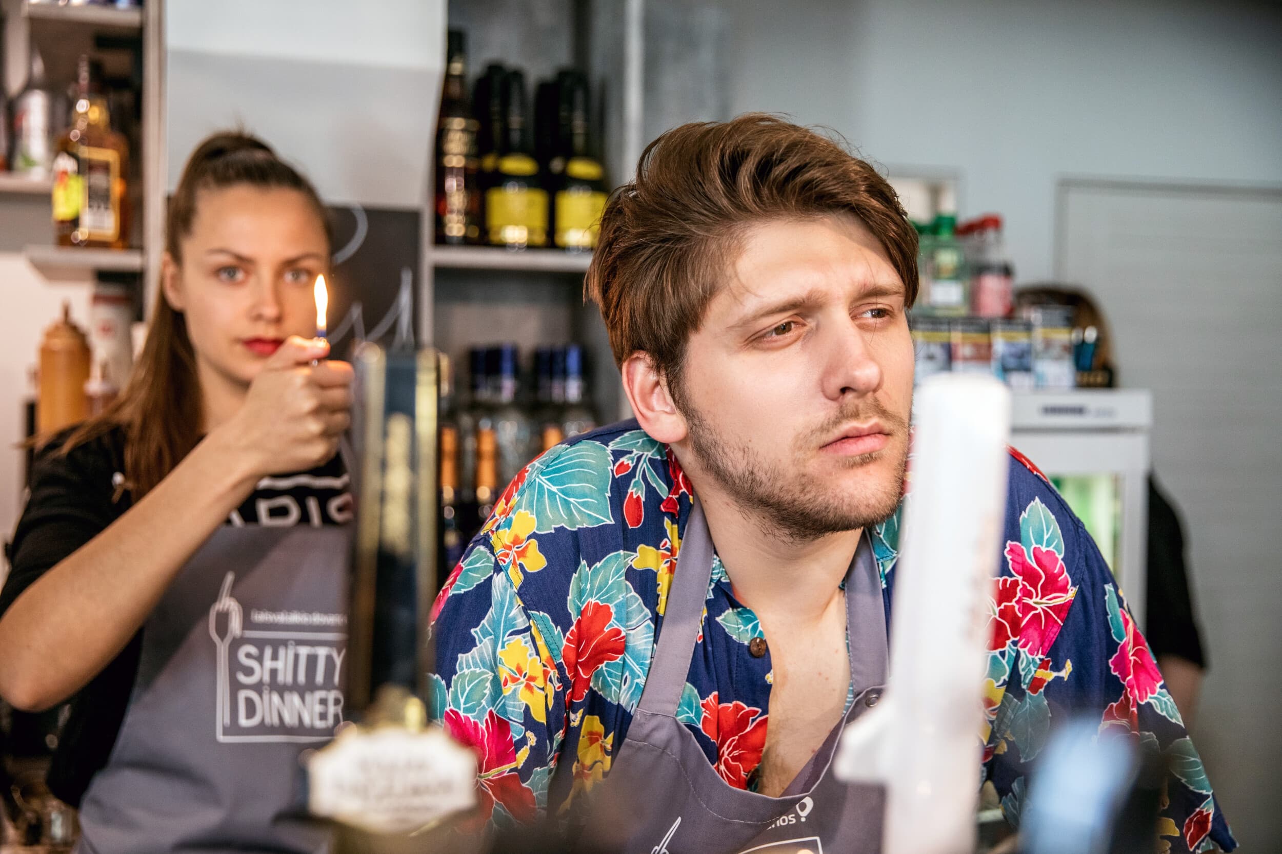 Komiškas šou ir vakarienė „Shitty Dinner“ Vilniuje 1 asm. | Laisvalaikio Dovanos