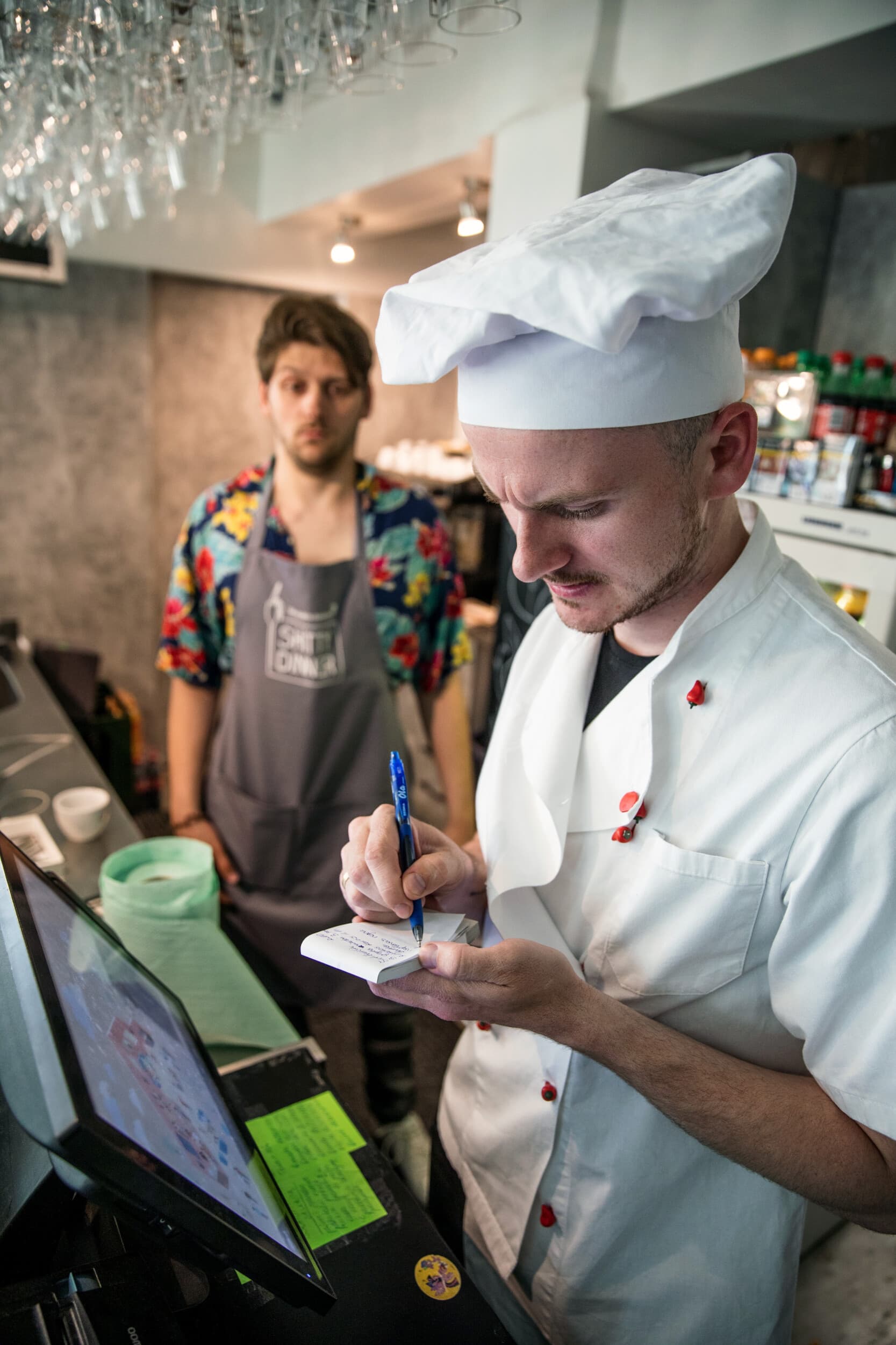 Komiškas šou ir vakarienė „Shitty Dinner“ Vilniuje 1 asm. | Laisvalaikio Dovanos