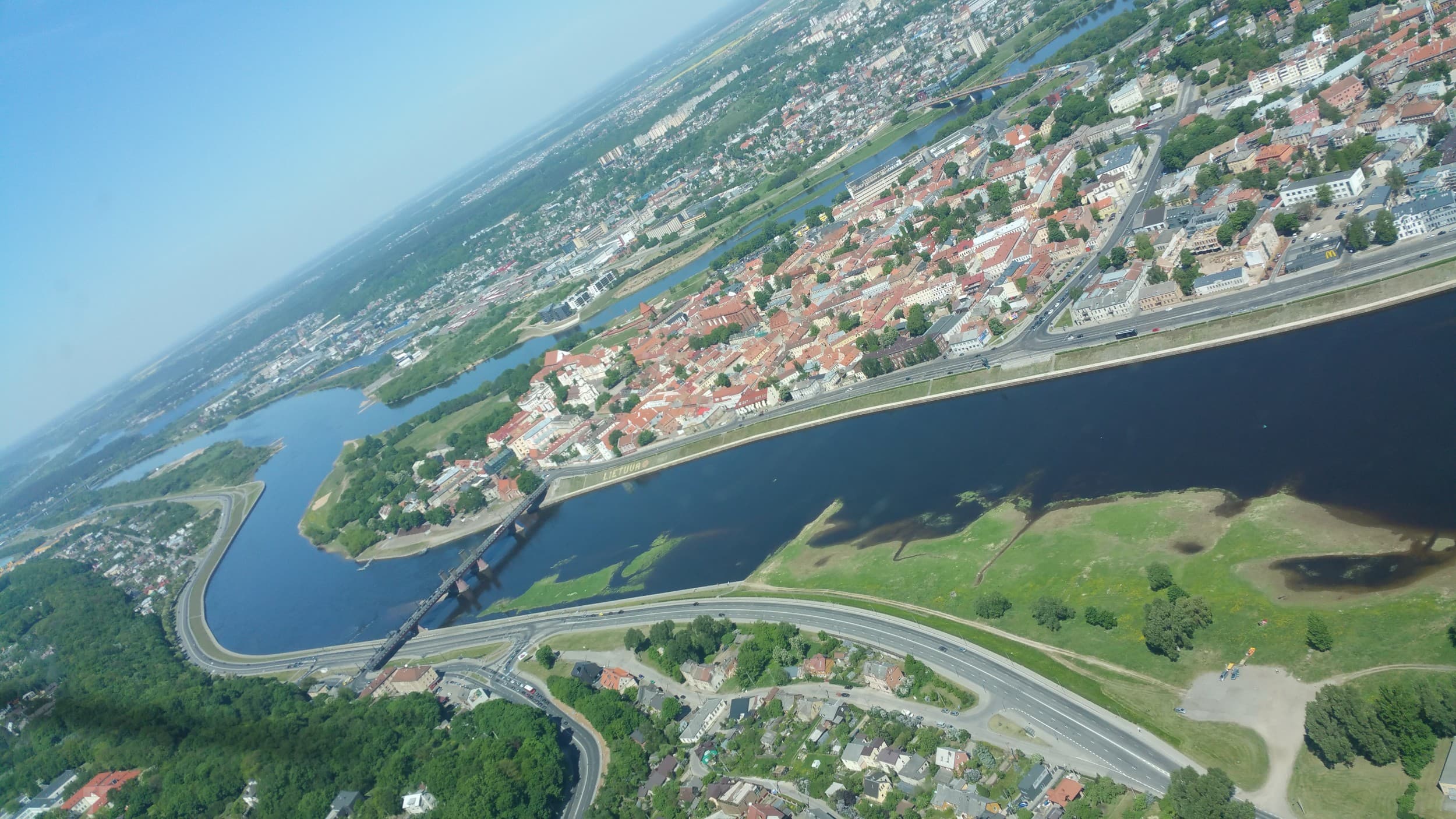 Romantiškas skrydis virš Kauno | Laisvalaikio Dovanos
