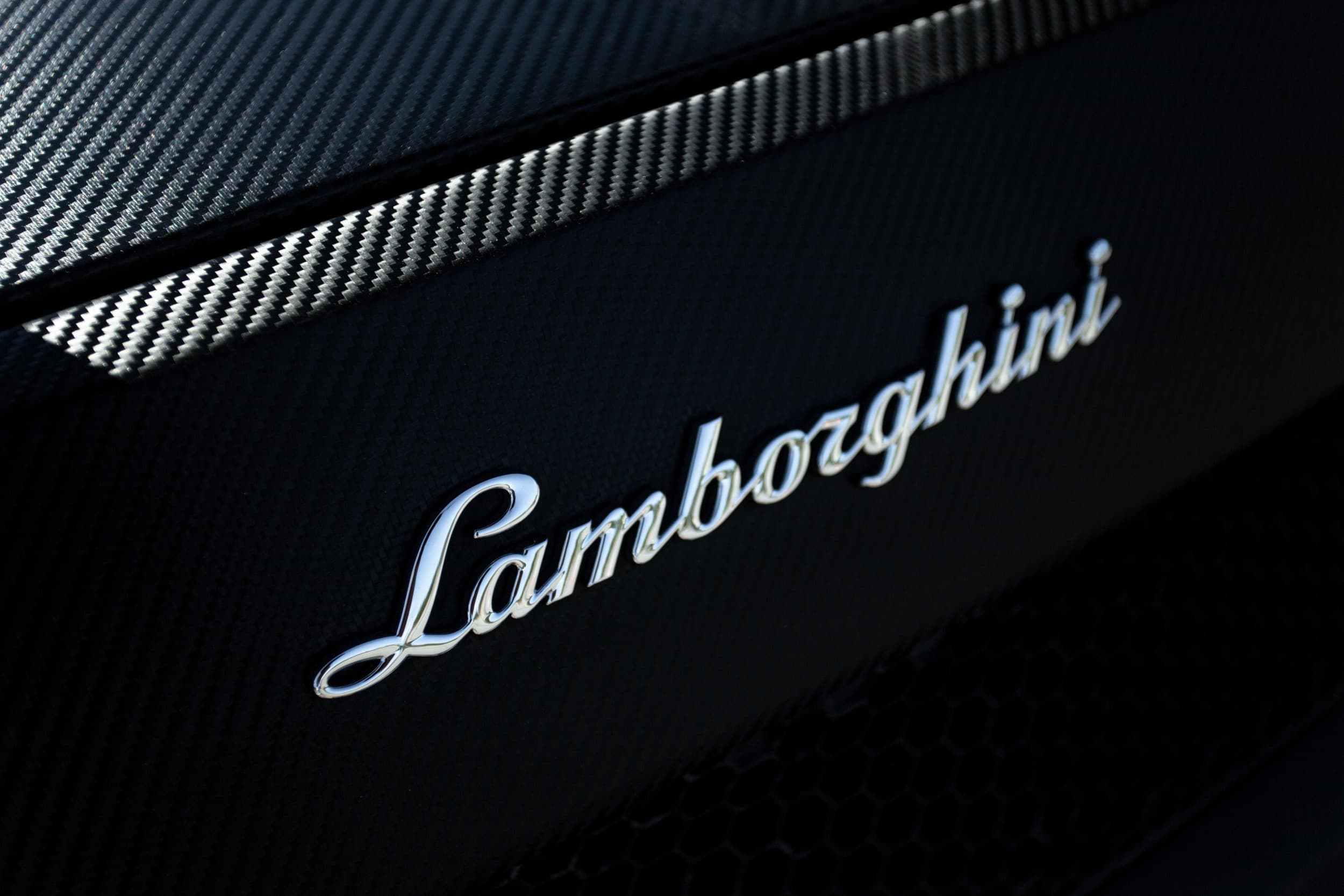 Skriek Ferrari arba Lamborghini Kačerginės „Nemuno žiedo“ trasoje