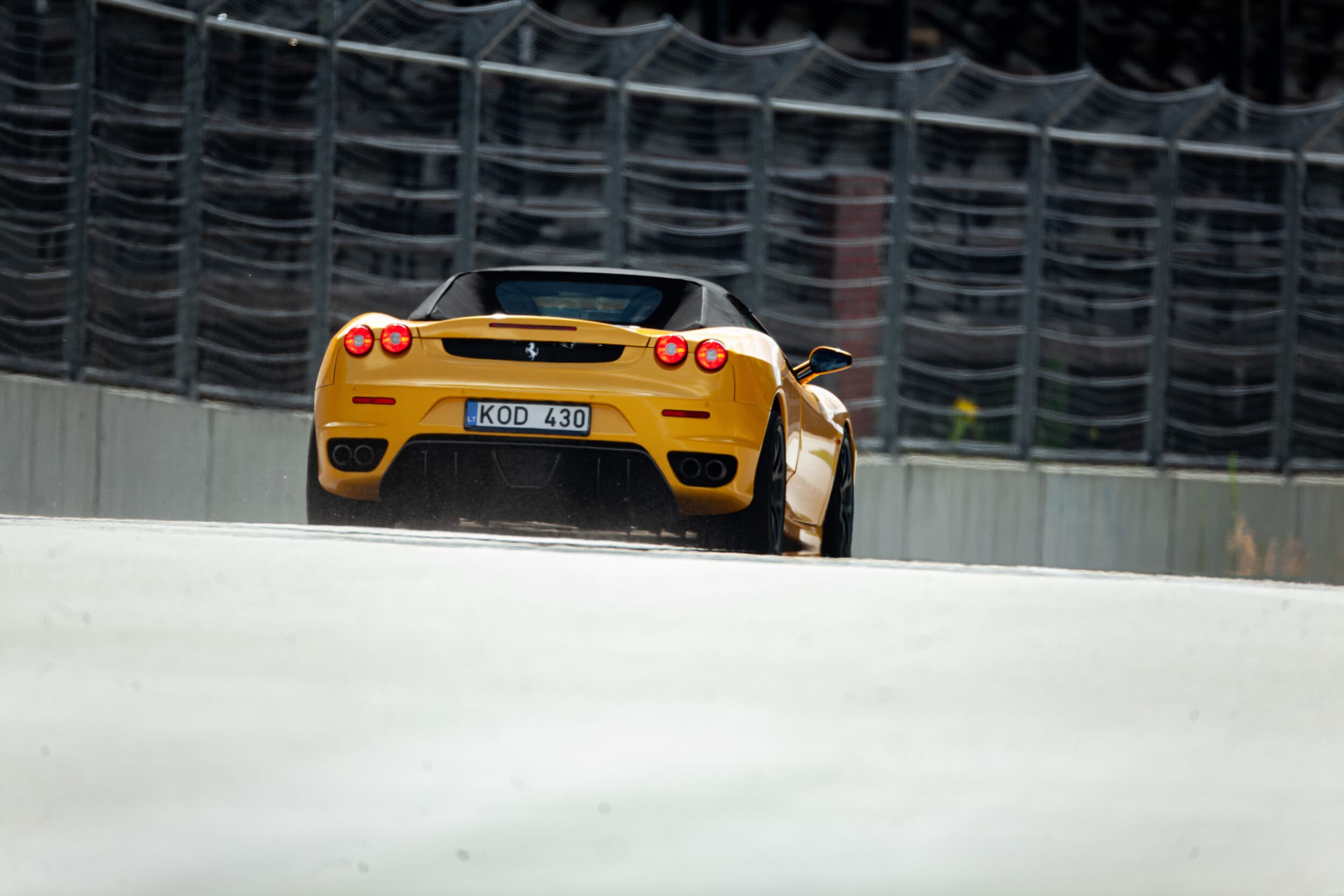Skriek Ferrari arba Lamborghini Kačerginės „Nemuno žiedo“ trasoje