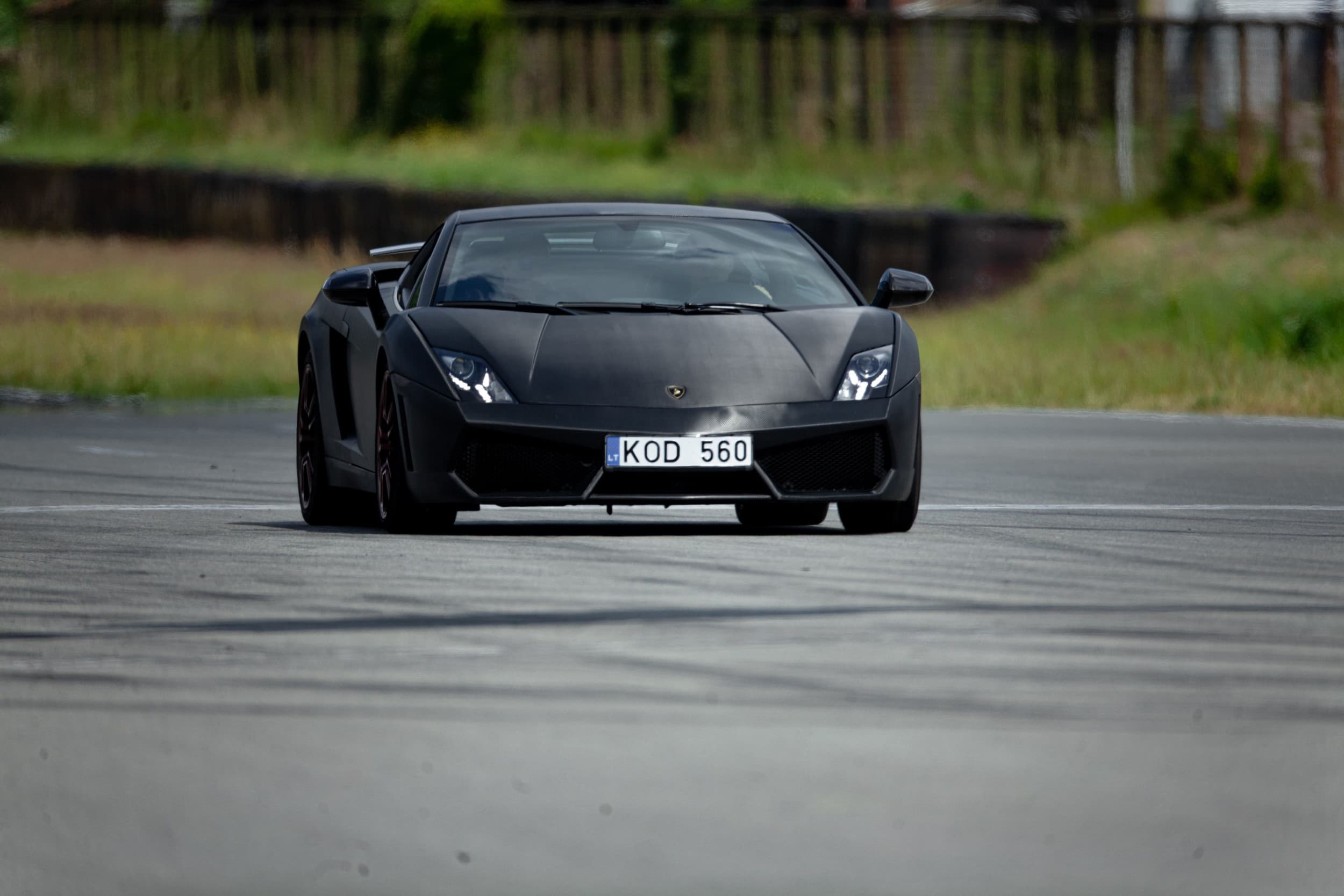 Skriek Ferrari arba Lamborghini Kačerginės „Nemuno žiedo“ trasoje