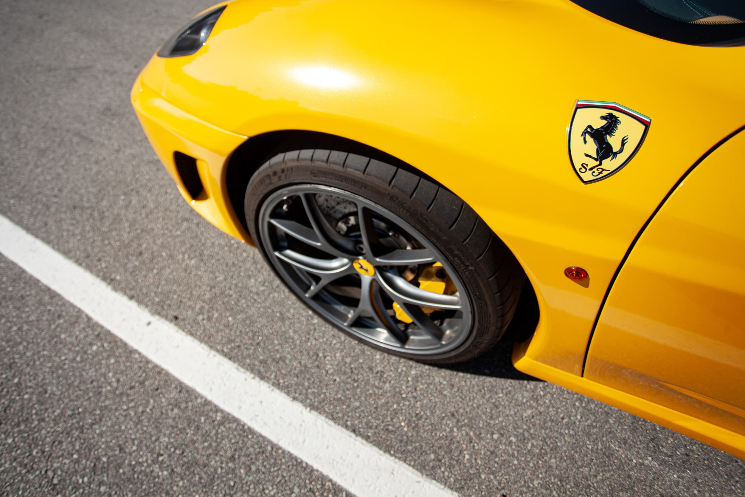 Skriek Ferrari ir Lamborghini Kačerginės „Nemuno žiedo“ trasoje | Laisvalaikio Dovanos