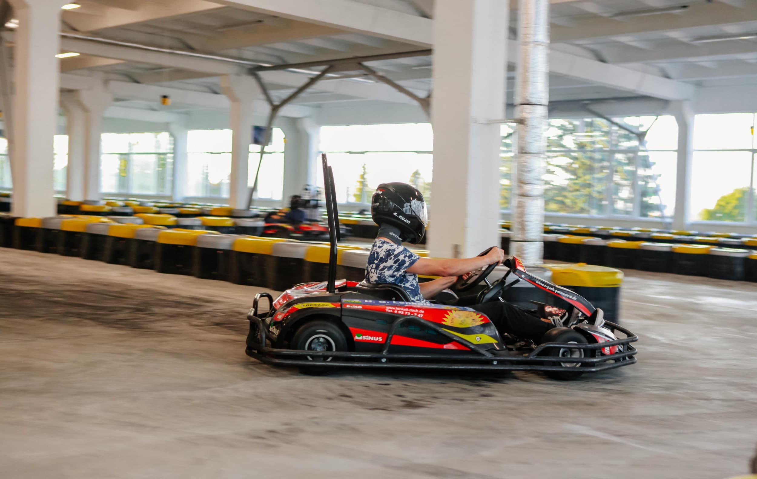 Pasivažinėjimas kartingais DVIEM „Kartlande“ (15 min.)