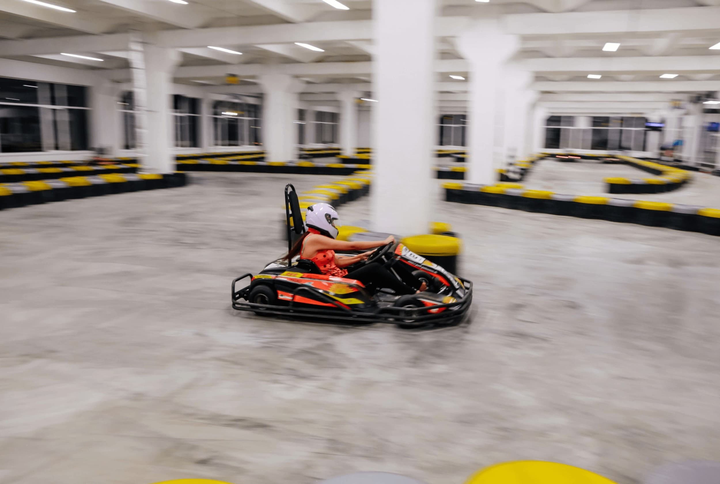 Pasivažinėjimas kartingais DVIEM „Kartlande“ (15 min.)