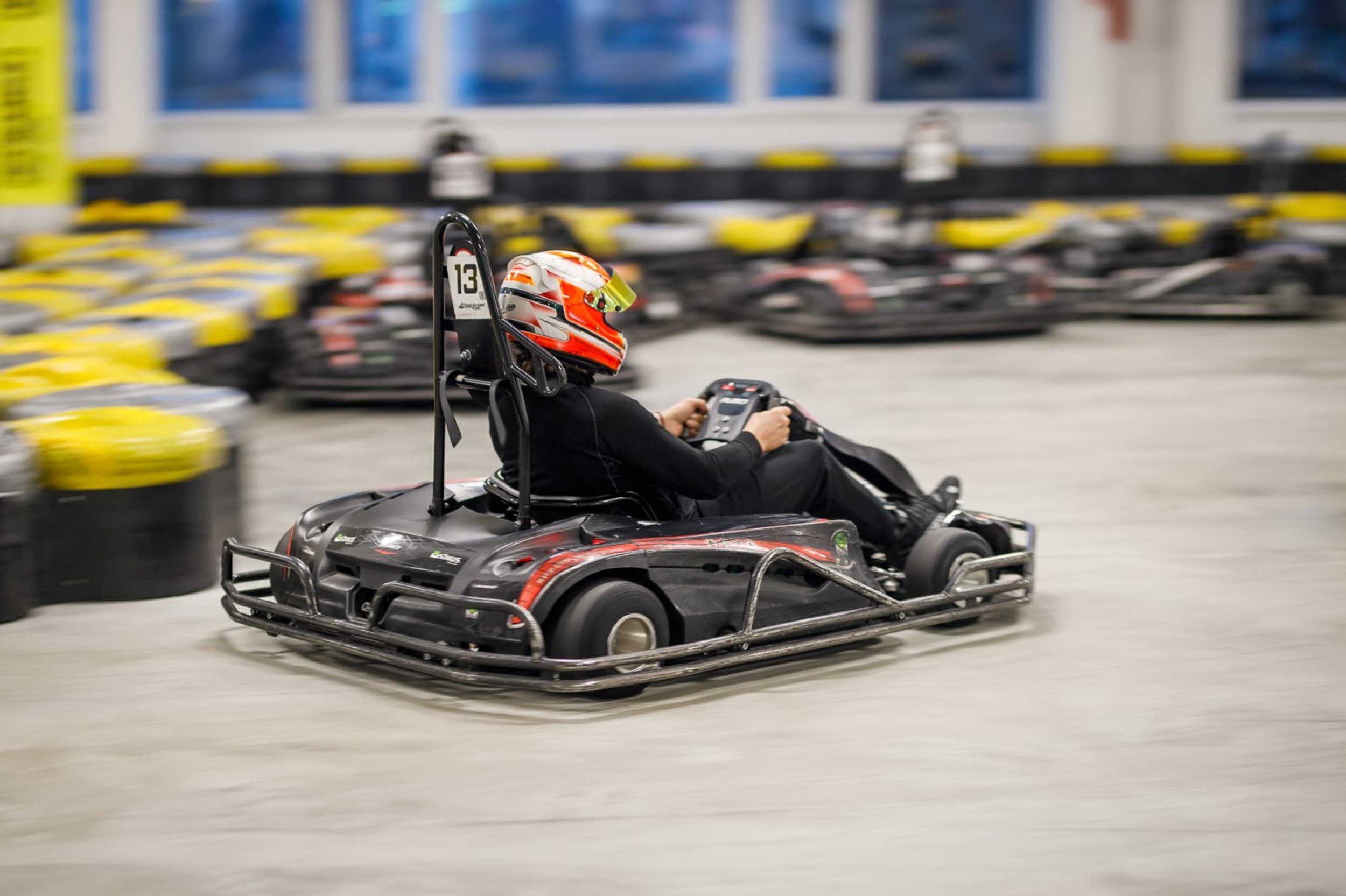 Pasivažinėjimas kartingais DVIEM „Kartlande“ (15 min.)