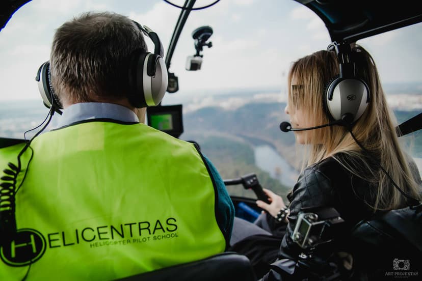 Privatus skrydis sraigtasparniu virš Trakų