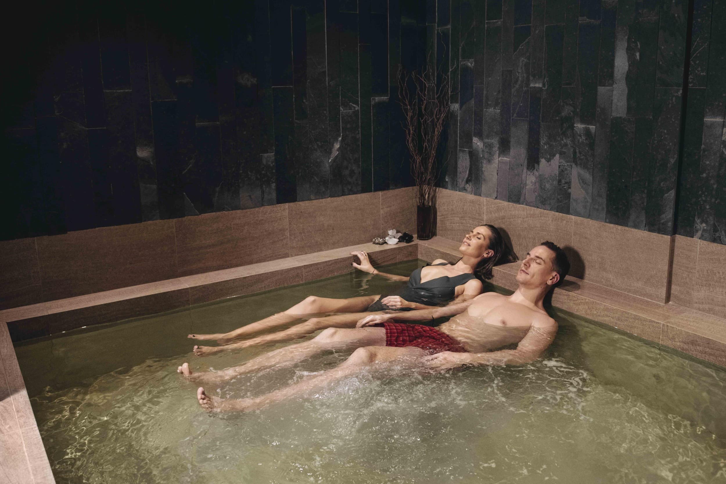 Prabangus poilsis ir pirties procedūra DVIEM „Vytautas Mineral SPA“ | Laisvalaikio Dovanos