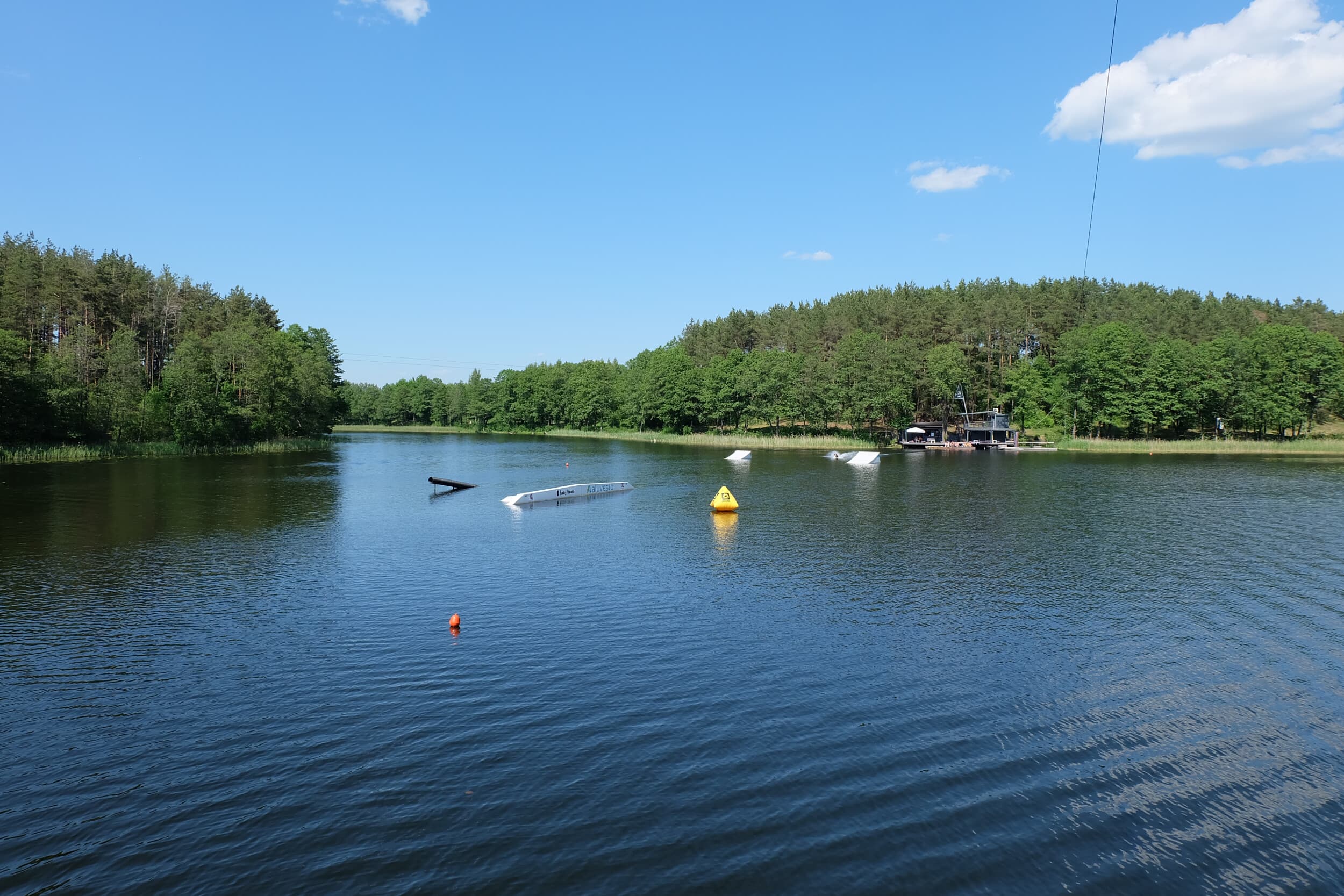 60 minučių plaukimas „FLIP Point“ vandenlenčių parke (su įranga) | Laisvalaikio Dovanos