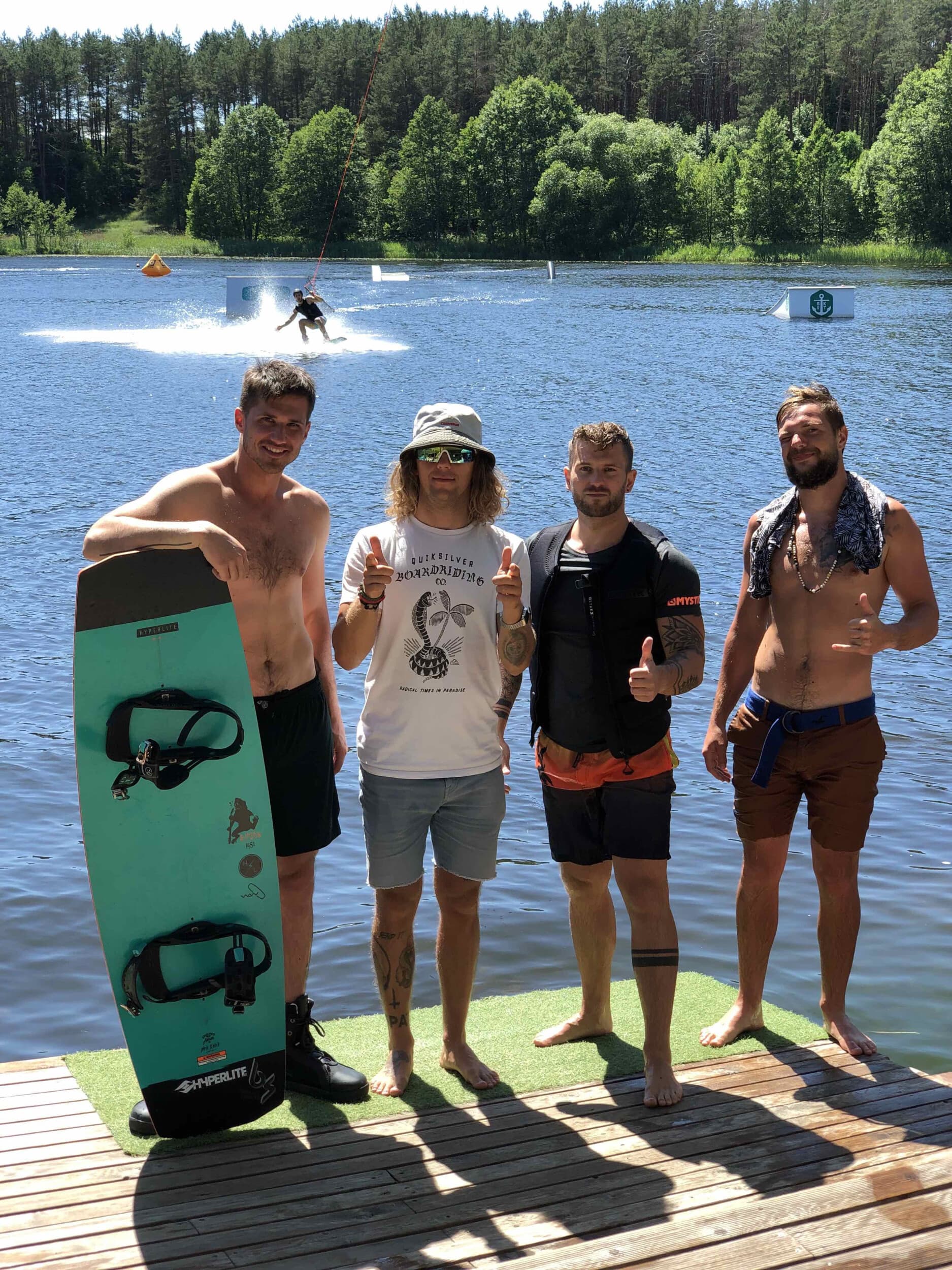 60 minučių plaukimas „FLIP Point“ vandenlenčių parke (su įranga) | Laisvalaikio Dovanos