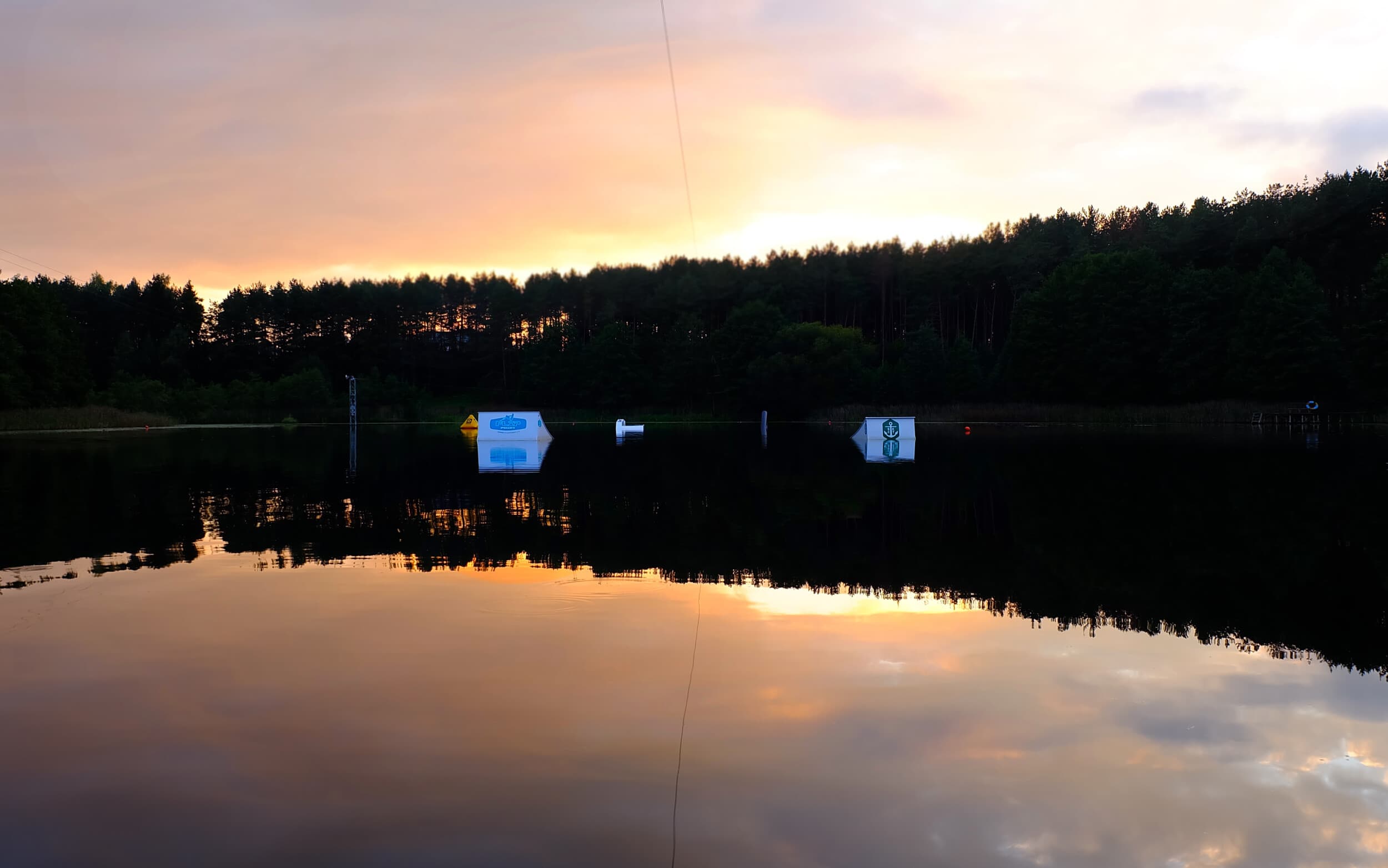 60 minučių plaukimas „FLIP Point“ vandenlenčių parke (su įranga) | Laisvalaikio Dovanos