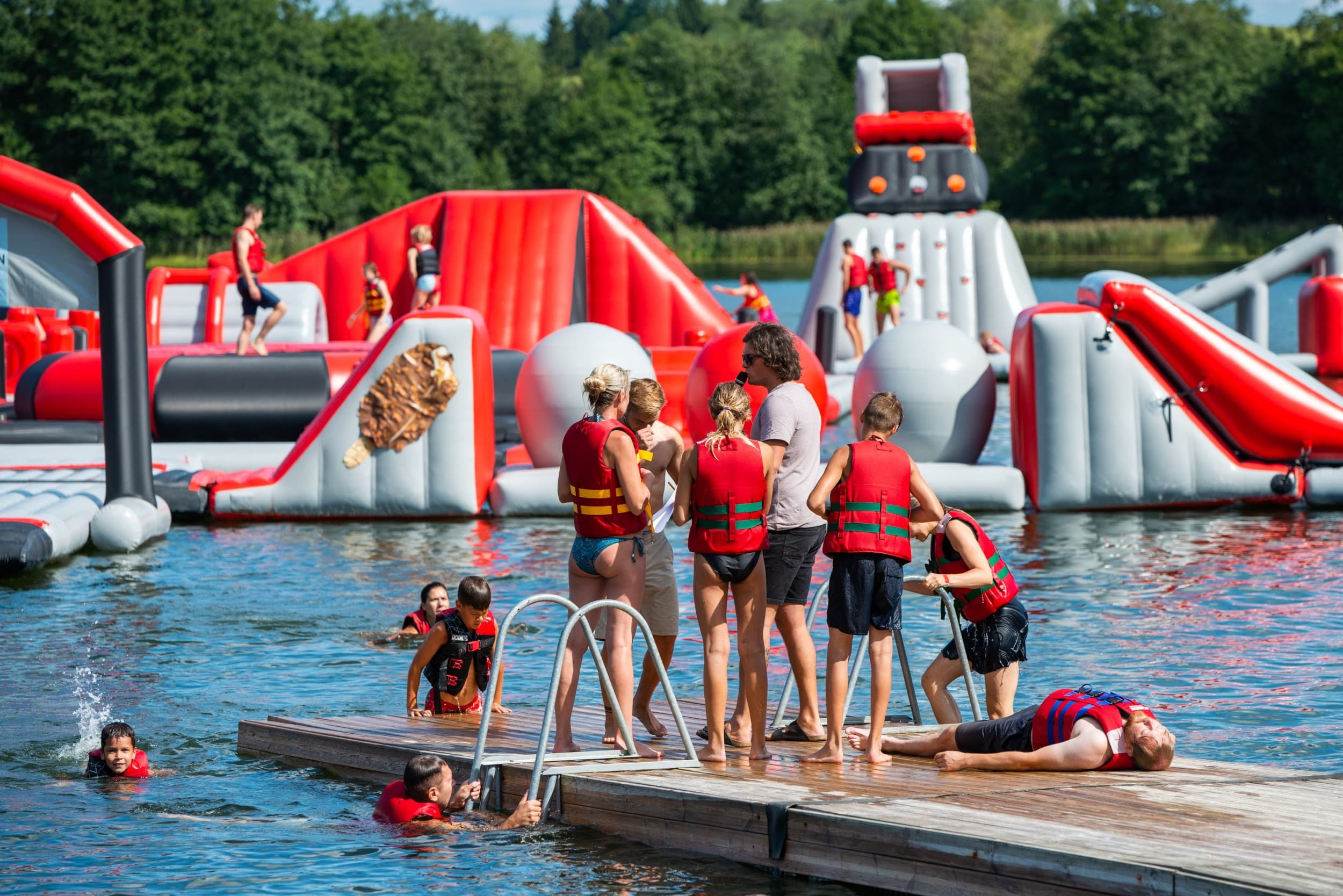 Pramogos vandens batutų parke „Water Inn“ trims | Laisvalaikio Dovanos