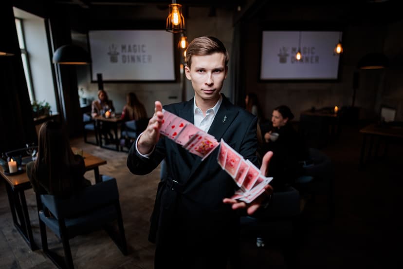 Magijos šou ir vakarienė „Magic Dinner“ 2 asm. Vilniuje