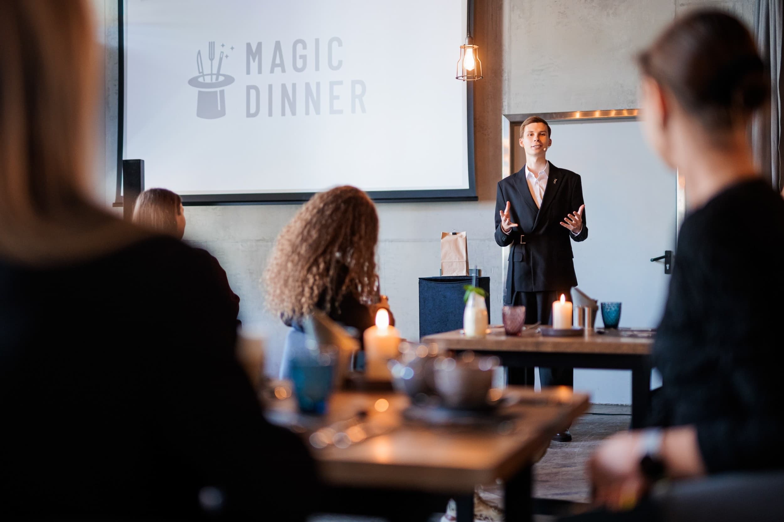 Magijos šou ir vakarienė „Magic Dinner“ 2 asm. Vilniuje