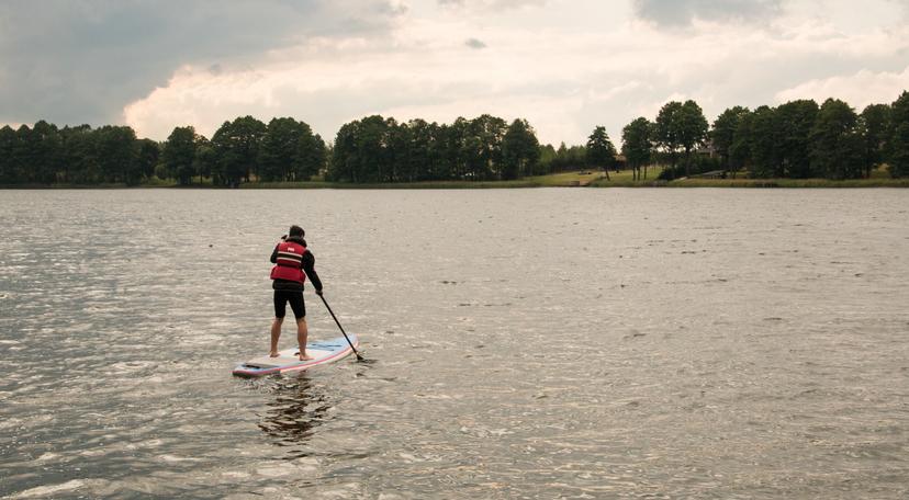 Plaukimas irklente Trakuose 