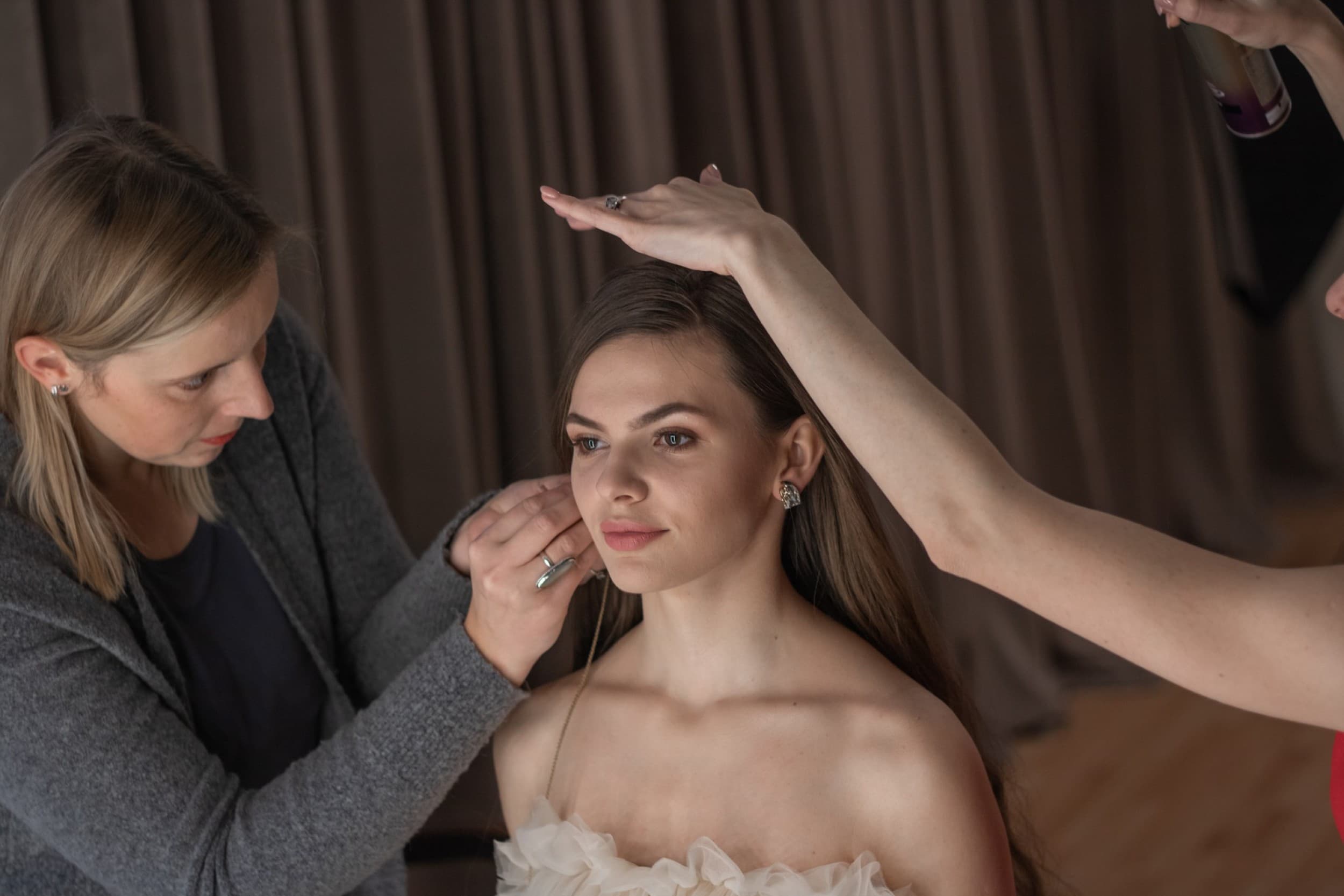 Asmeninė fotosesija su profesionaliu makiažu studijoje | Laisvalaikio Dovanos