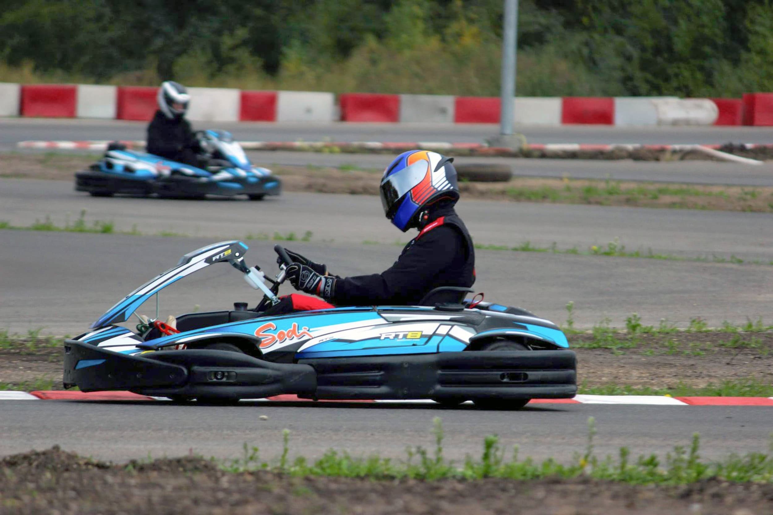 Pasivažinėjimas „13AG“ kartingu dviem | Laisvalaikio Dovanos