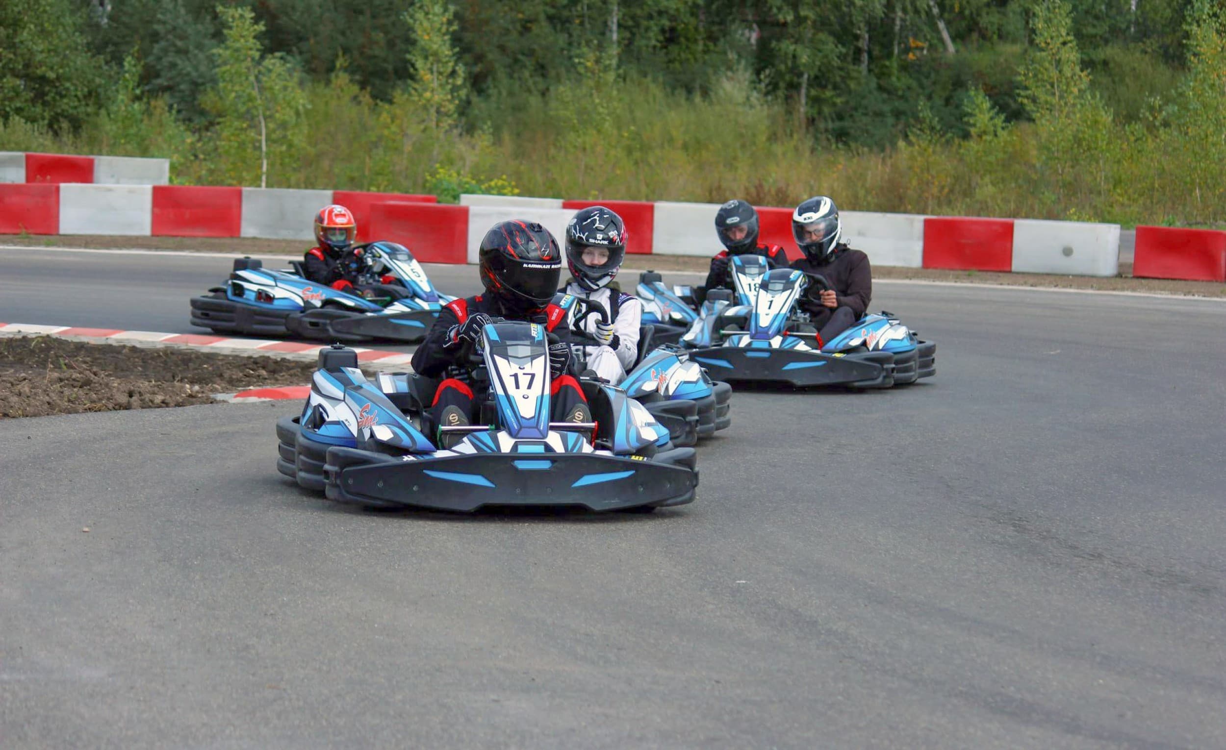 Pasivažinėjimas „13AG“ kartingu | Laisvalaikio Dovanos