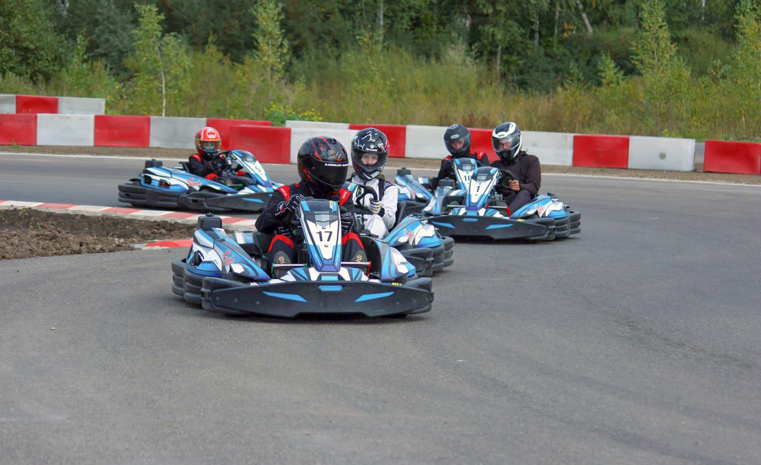 Pasivažinėjimas dviviečiu „13AG“ kartingu dviem | Laisvalaikio Dovanos