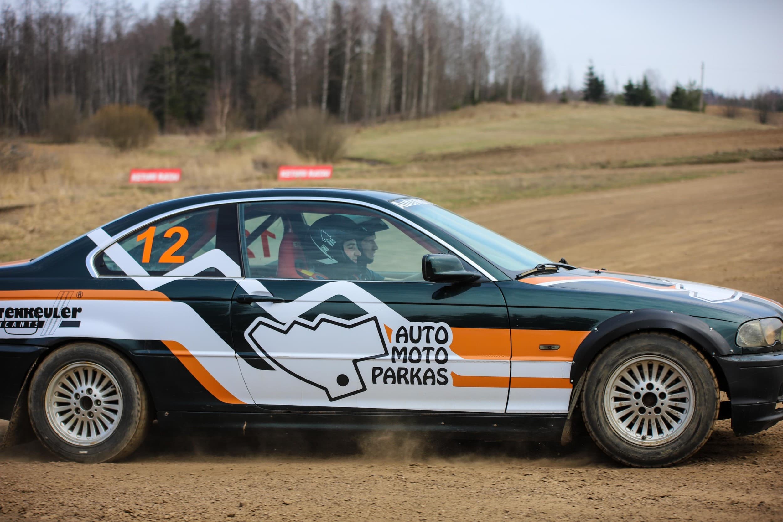 Vairuok sportinį-pramoginį ralio automobilį pats