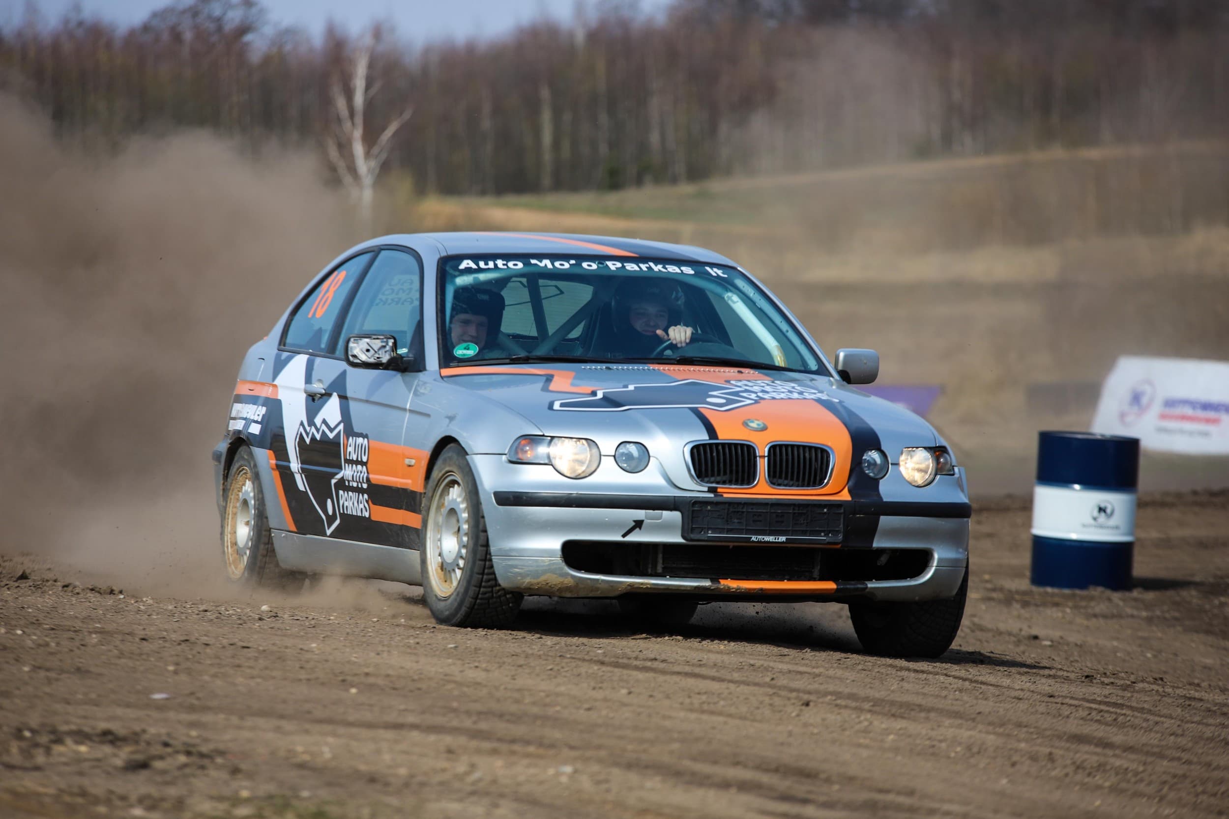 Vairuok sportinį-pramoginį ralio automobilį pats