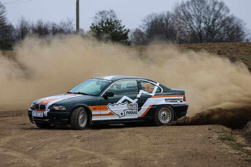 Vairuok sportinį-pramoginį ralio automobilį su instruktoriumi