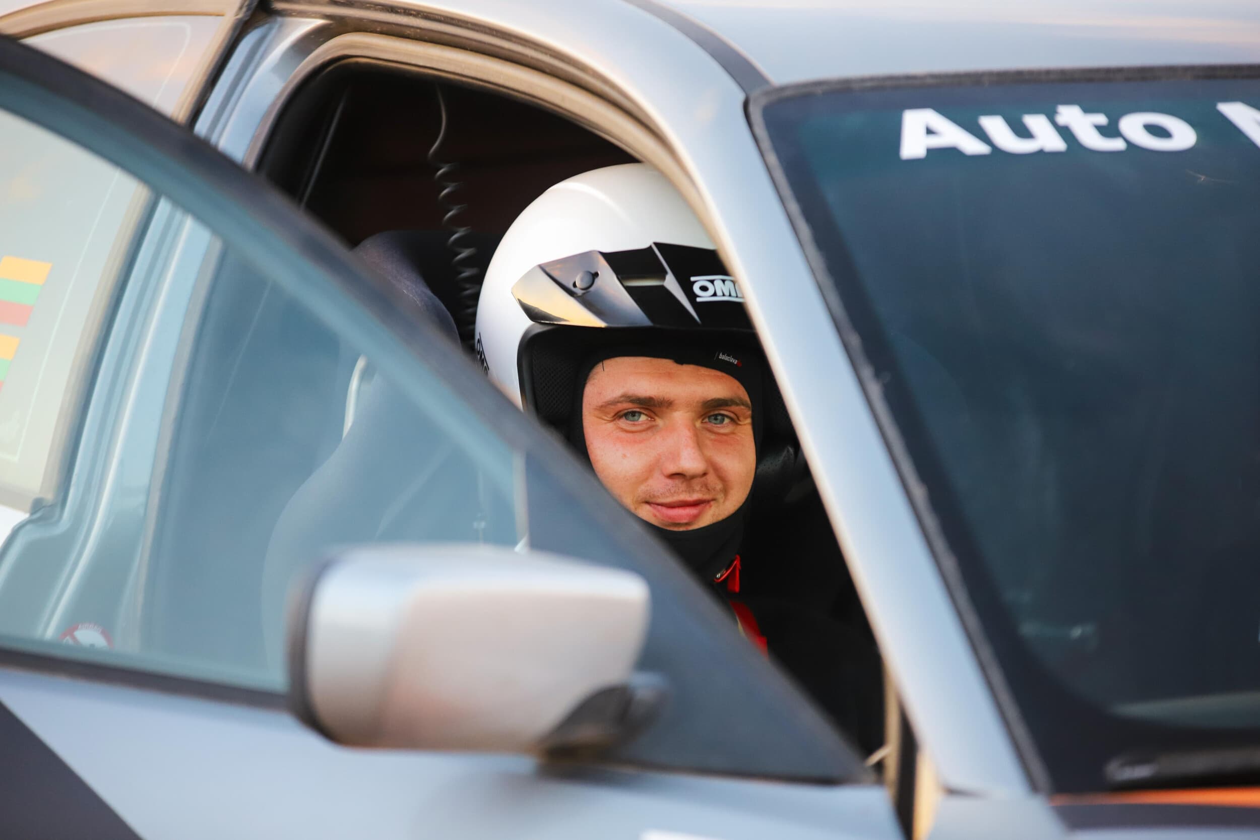 Vairuok sportinį-pramoginį ralio automobilį su instruktoriumi | Laisvalaikio Dovanos