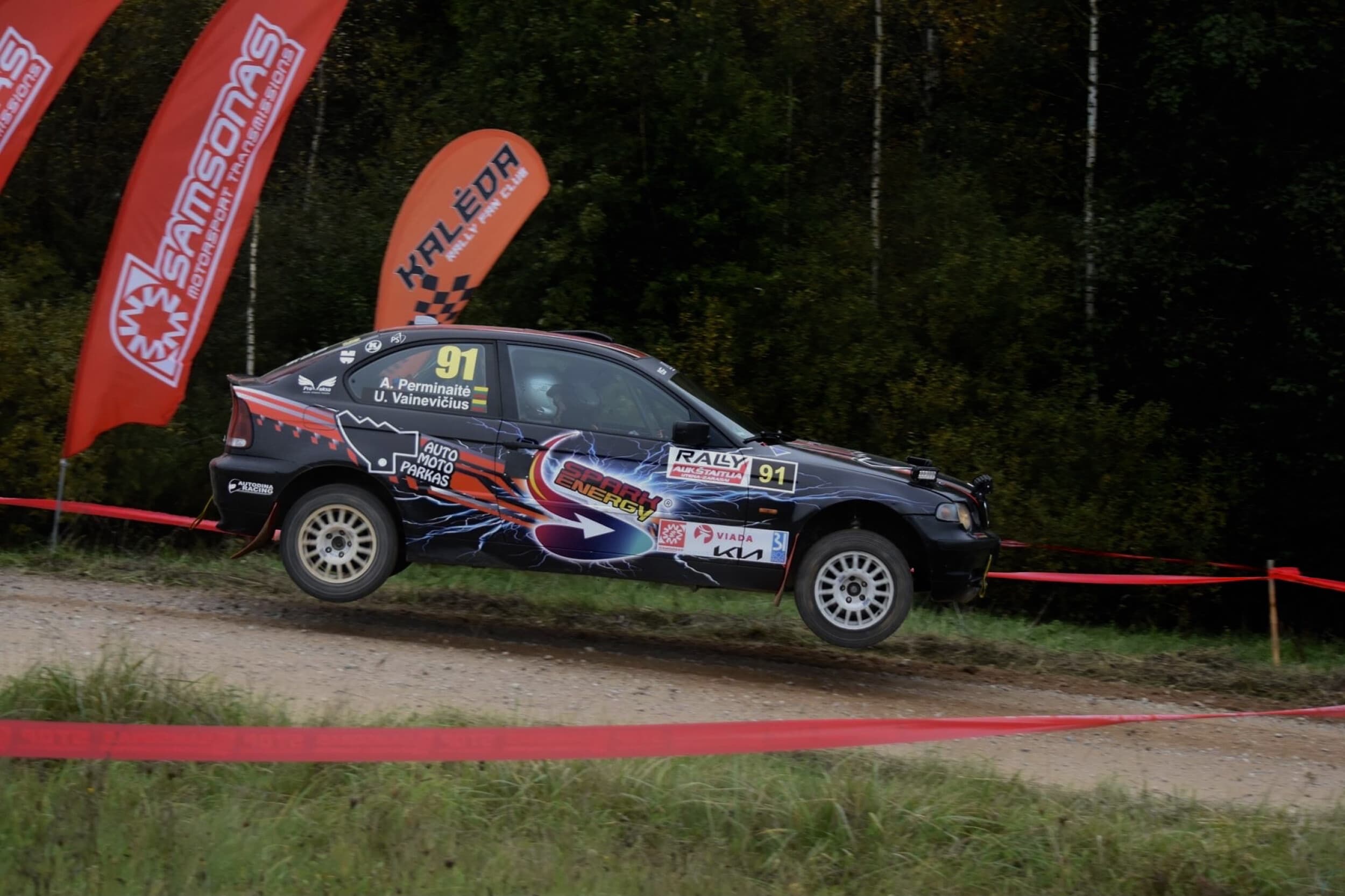 „Aistė‘s Rally Academy“ sportinio vairavimo pamoka ant žvyro